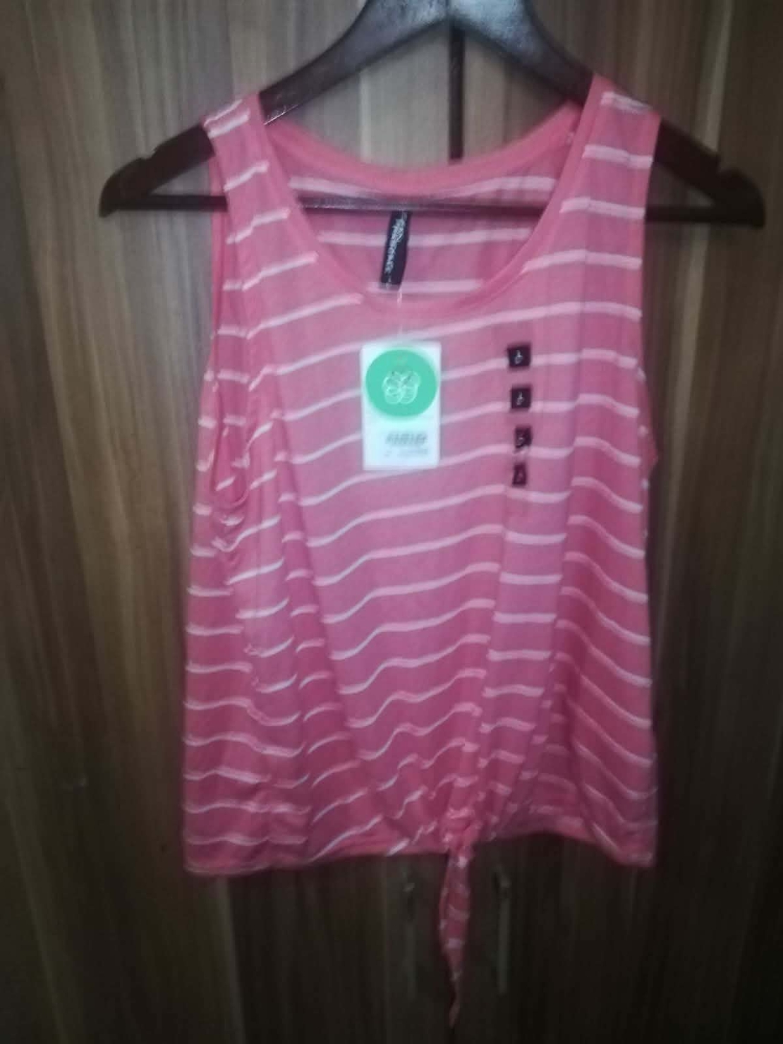 Tricou superb cu eticheta