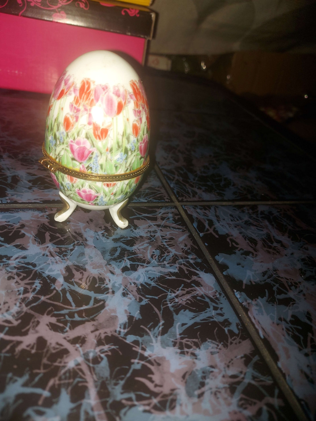 Cutiuță bijuterii tip ou Faberger