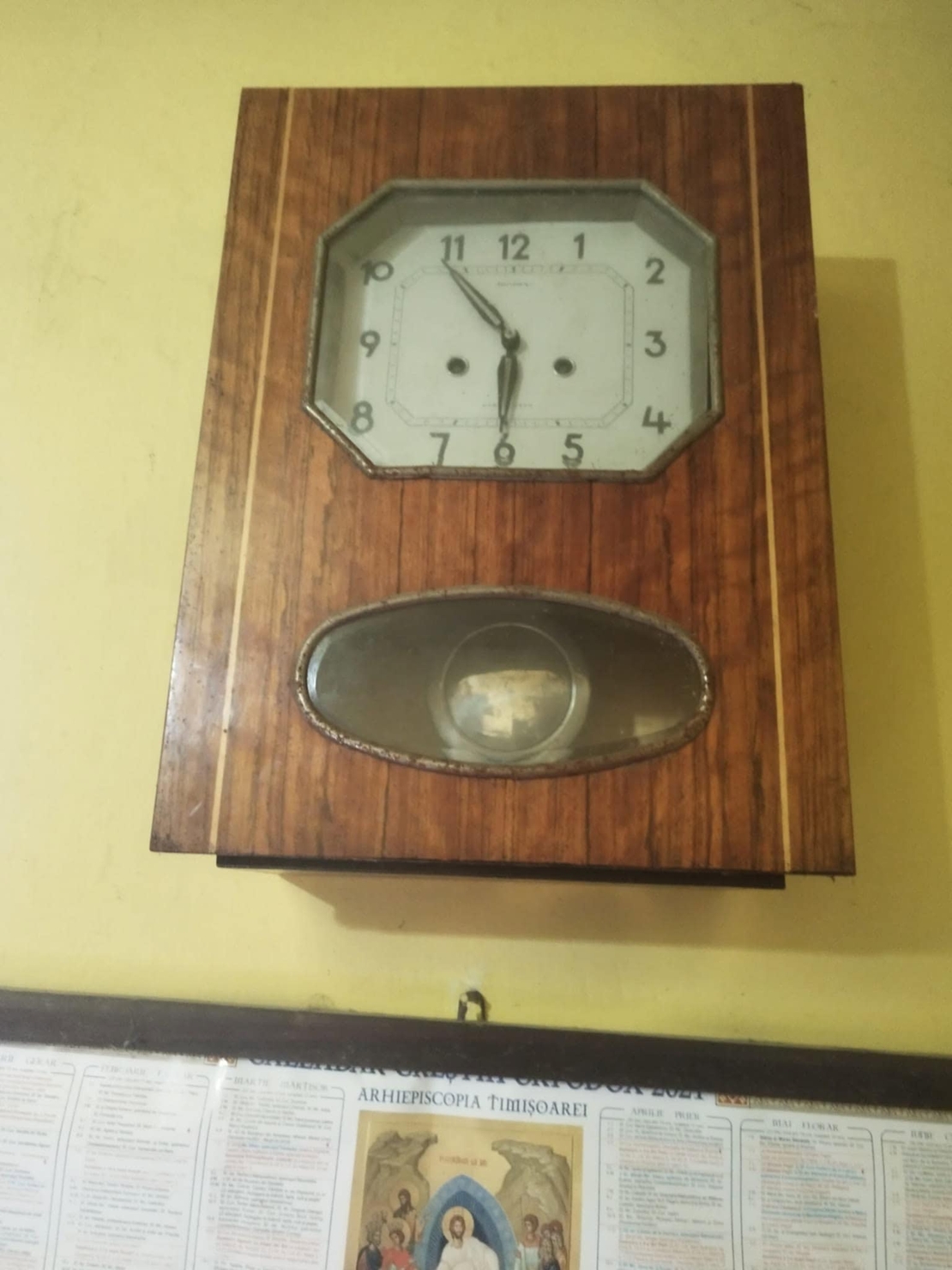 Ceas mecanic de perete