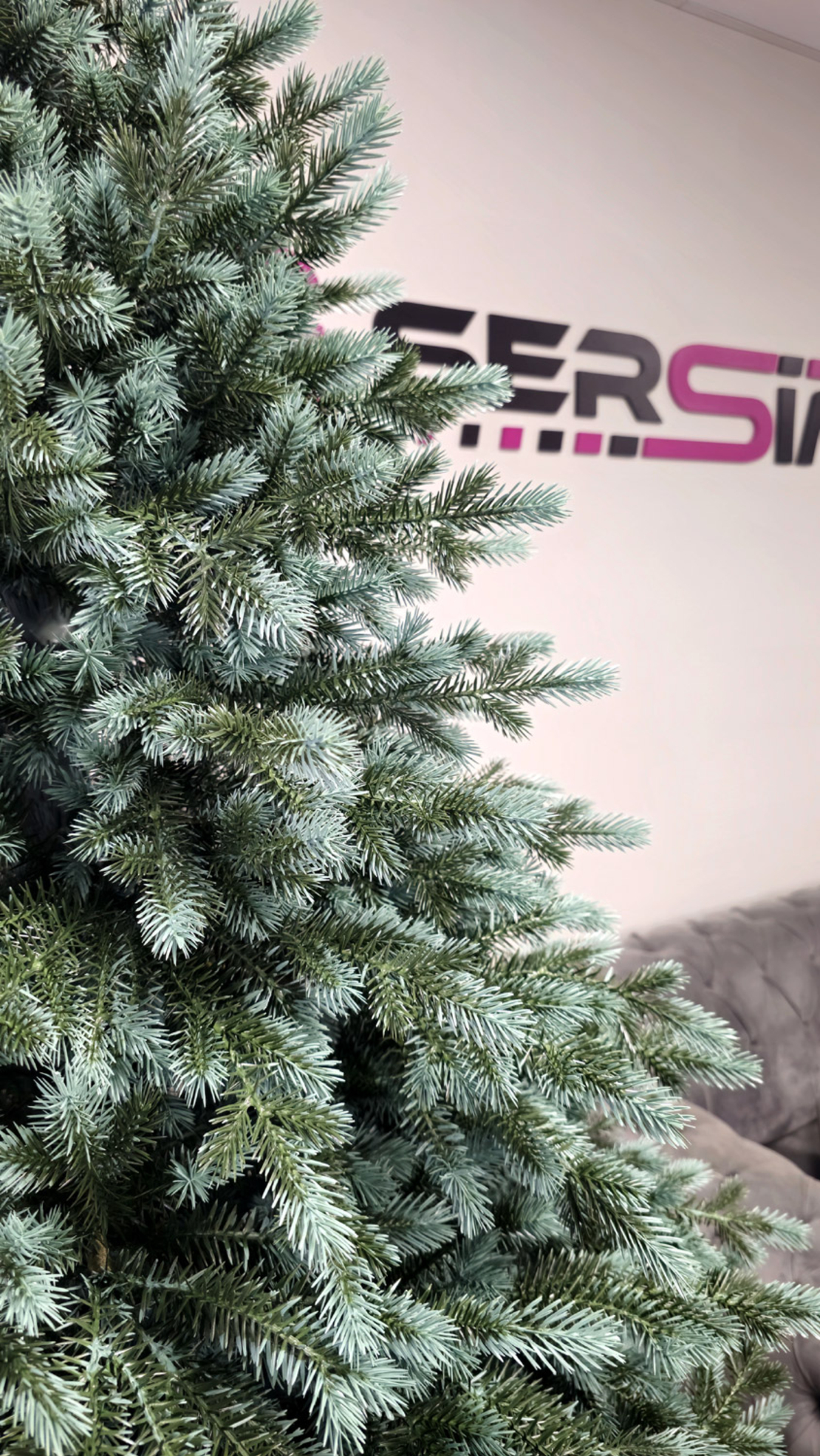 Brad artificial Christmas Deluxe by Sersimo, Alaska Select verde argintiu, integral 3D, 210 cm