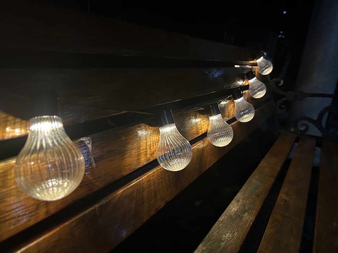 Ghirlanda luminoasa, LED, model Stripes, 20 becuri, 580cm, incarcare solara, lumina alb cald