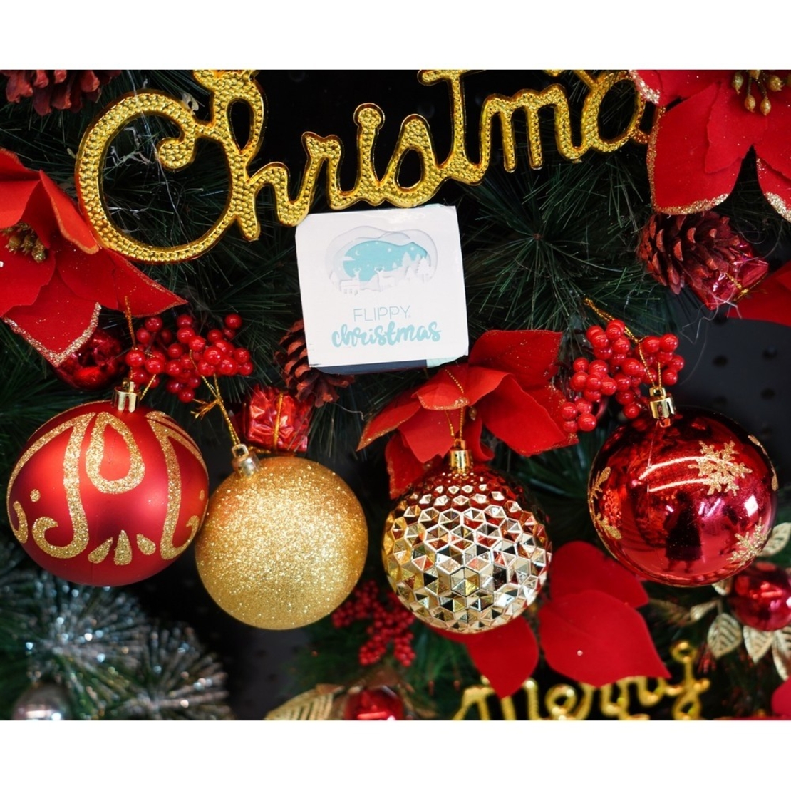 Set de 24 ornamente de brad, Flippy, de tip Glob, Rosu/ Auriu, cu ø de 8 cm, din plastic, cu finisaj sclipitor , cutie 19 cm lungime x 42 cm inaltime x 19 cm adancime