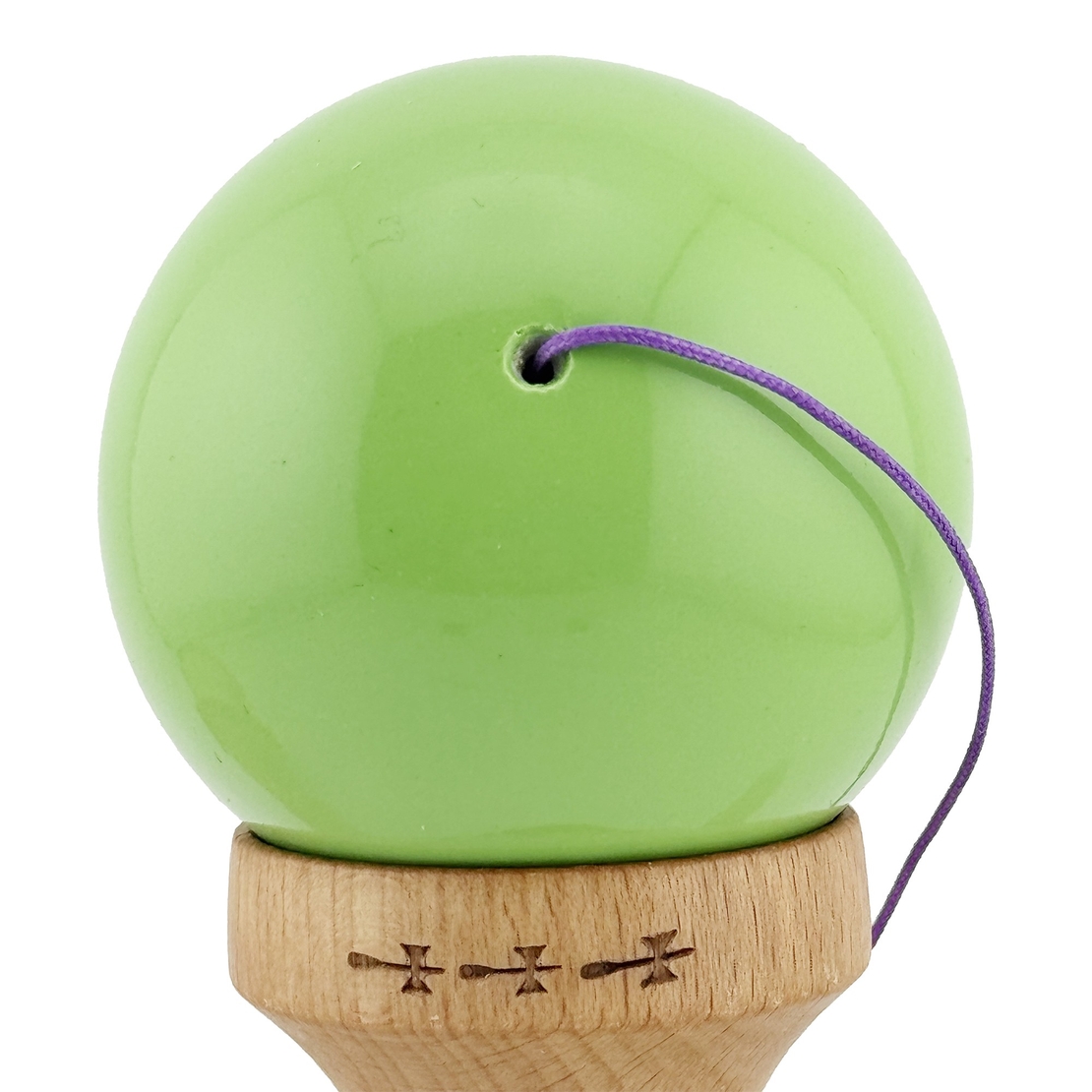 Kendama X Originala, Profesionala, Flippy, Big Cups V2, Super Sticky cu Cupe Mari, din lemn 18 cm, Rulment Metalic cu Ata 55 cm, Verde deschis/Alb