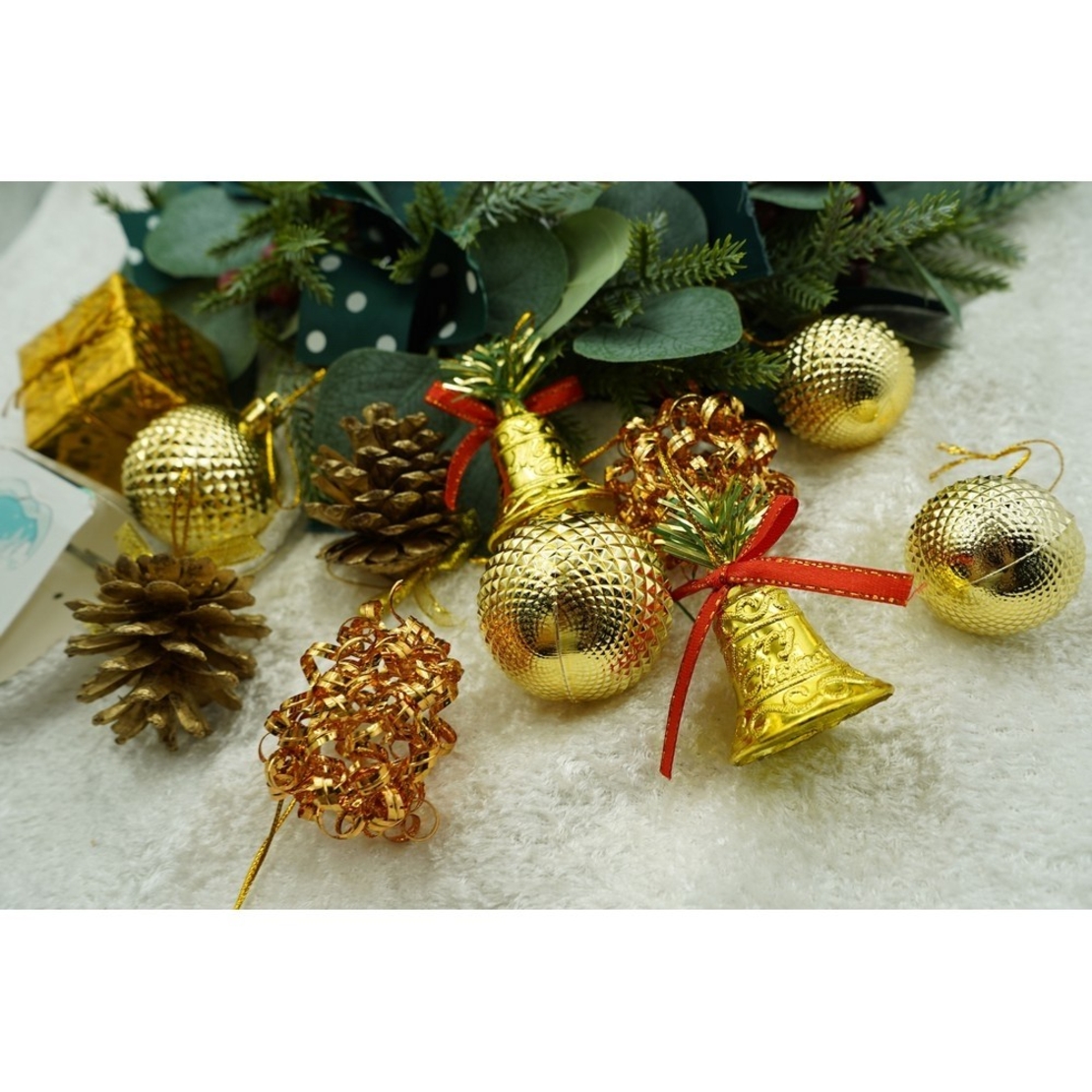 Set de 24 ornamente de brad, Flippy, de tip Glob, Multicolor, din polistiren, cu finisaj sclipitor , cutie 5 cm adancime x 29 cm lungime x 19 cm inaltime