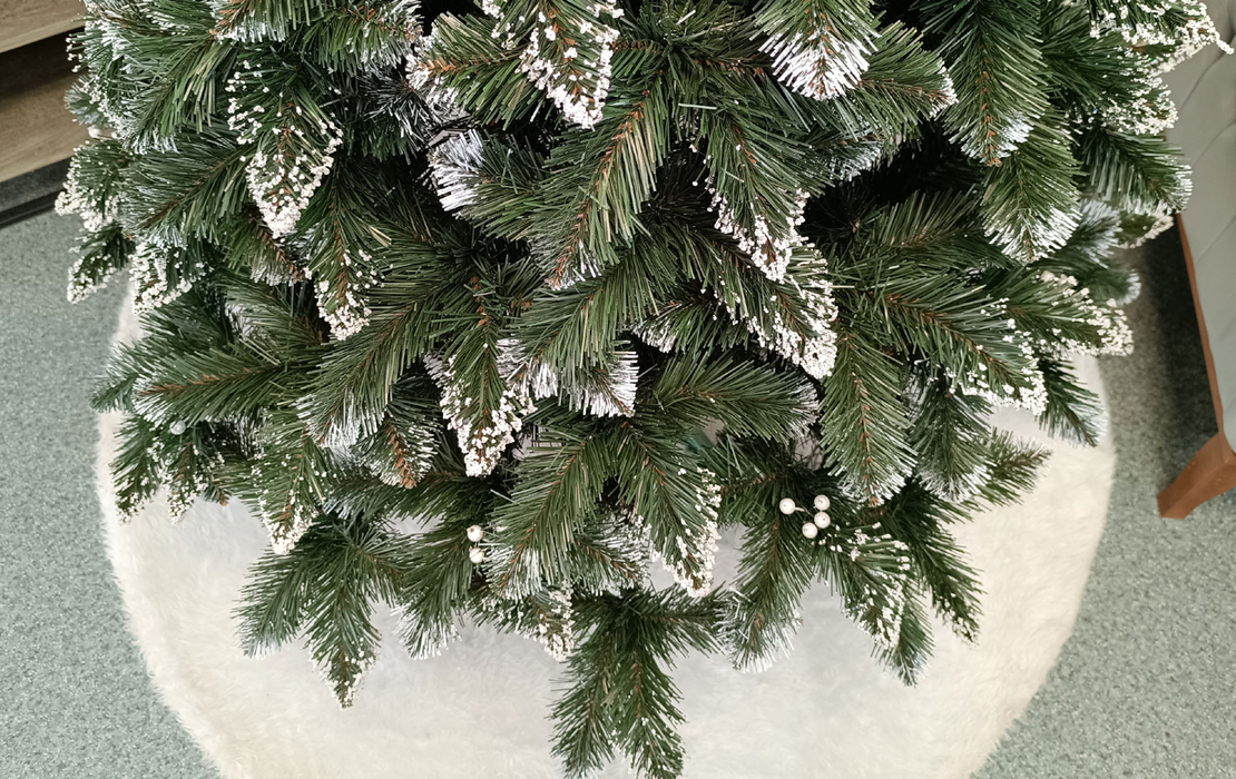 Brad artificial Christmas Deluxe by Sersimo, Crystal nins cu merisoare, 2D, 250cm