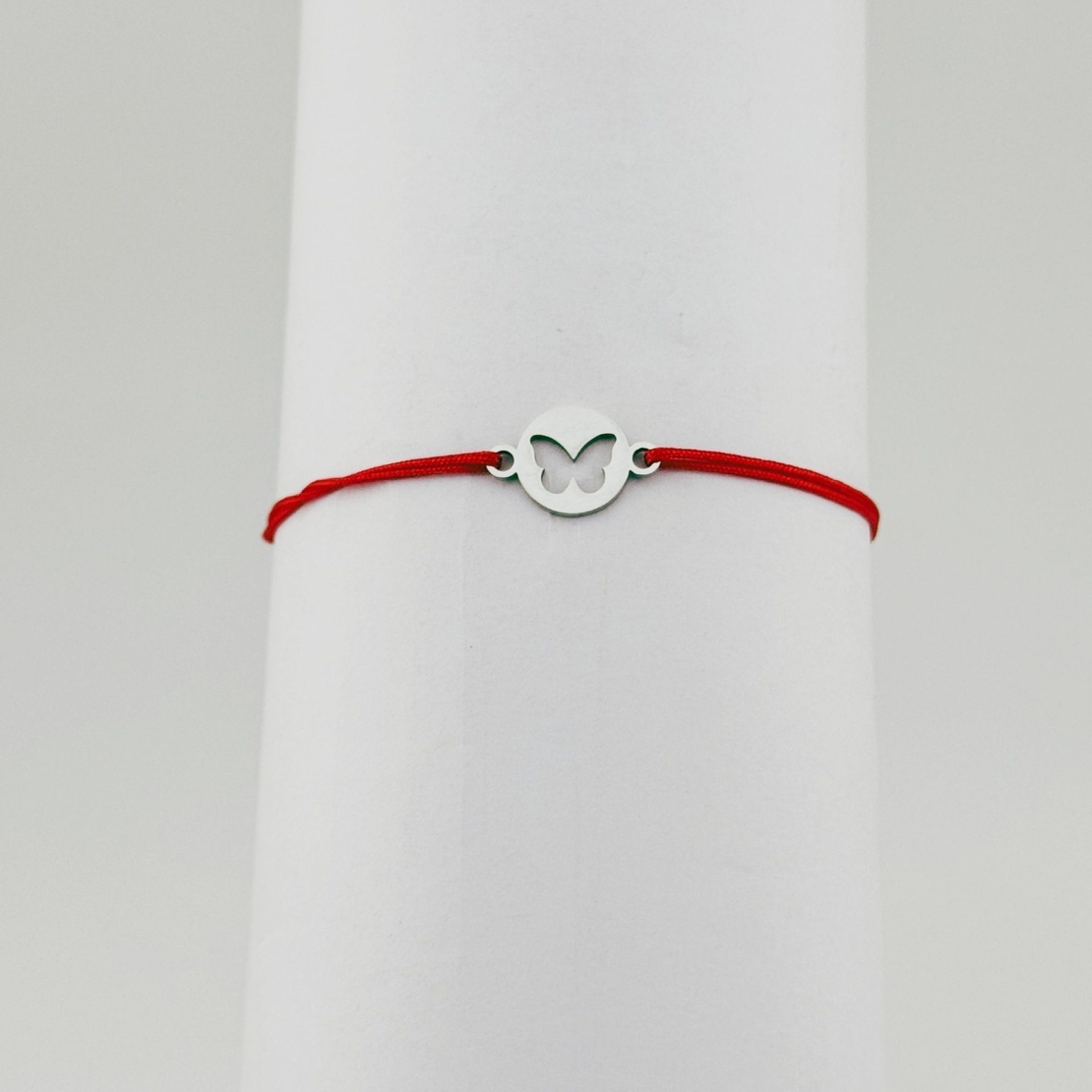 Bratara Martisor pentru Dama, Jolie, Model Fluture in Cerc, Set 12 bucati, Pandativ Argintiu din Inox cu Snur Rosu Ajustabil