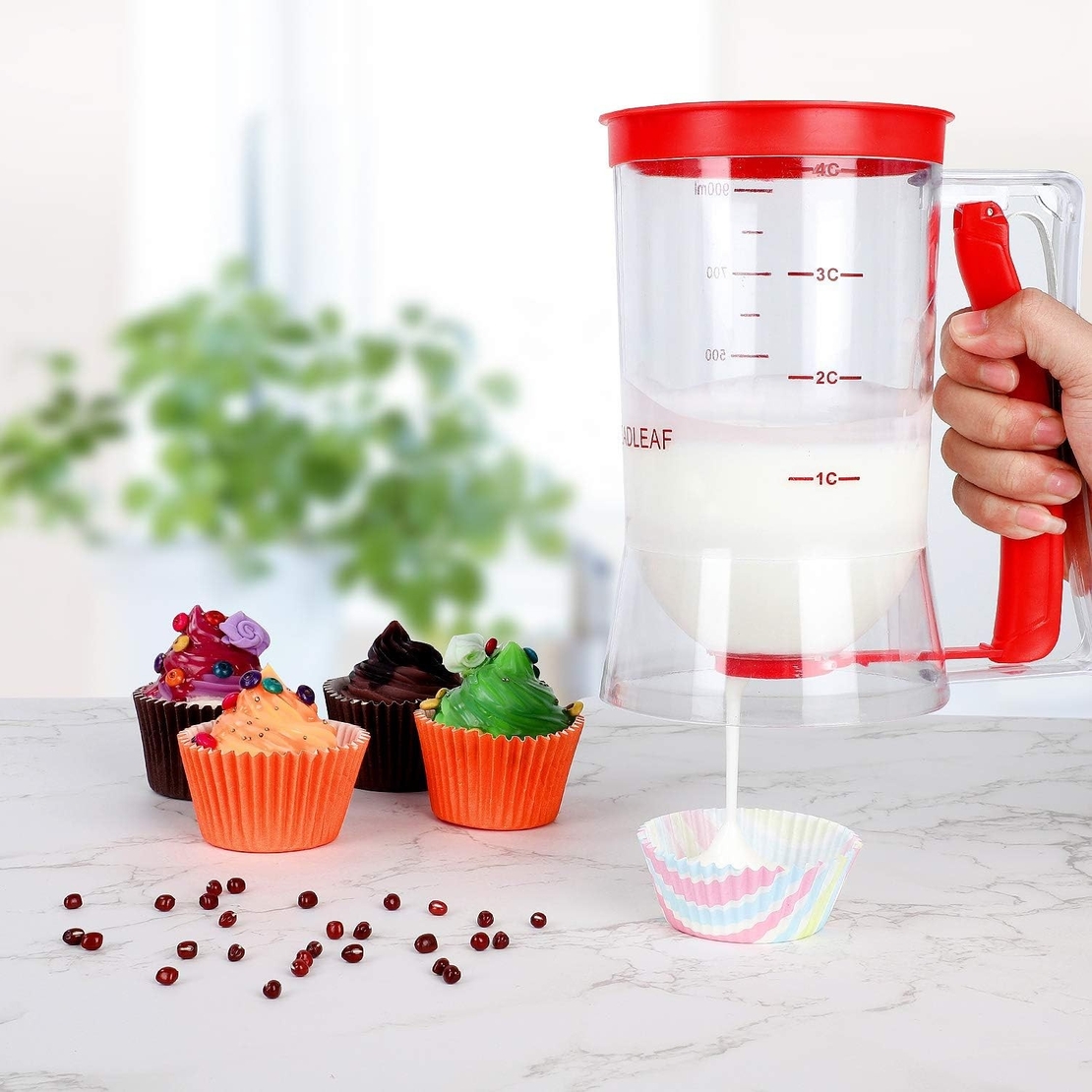 Dispenser de Aluat pentru Prajituri, Vafy, din Plastic, Maner cu Arc, 900 ml, 18.5 x 11 cm, Rosu