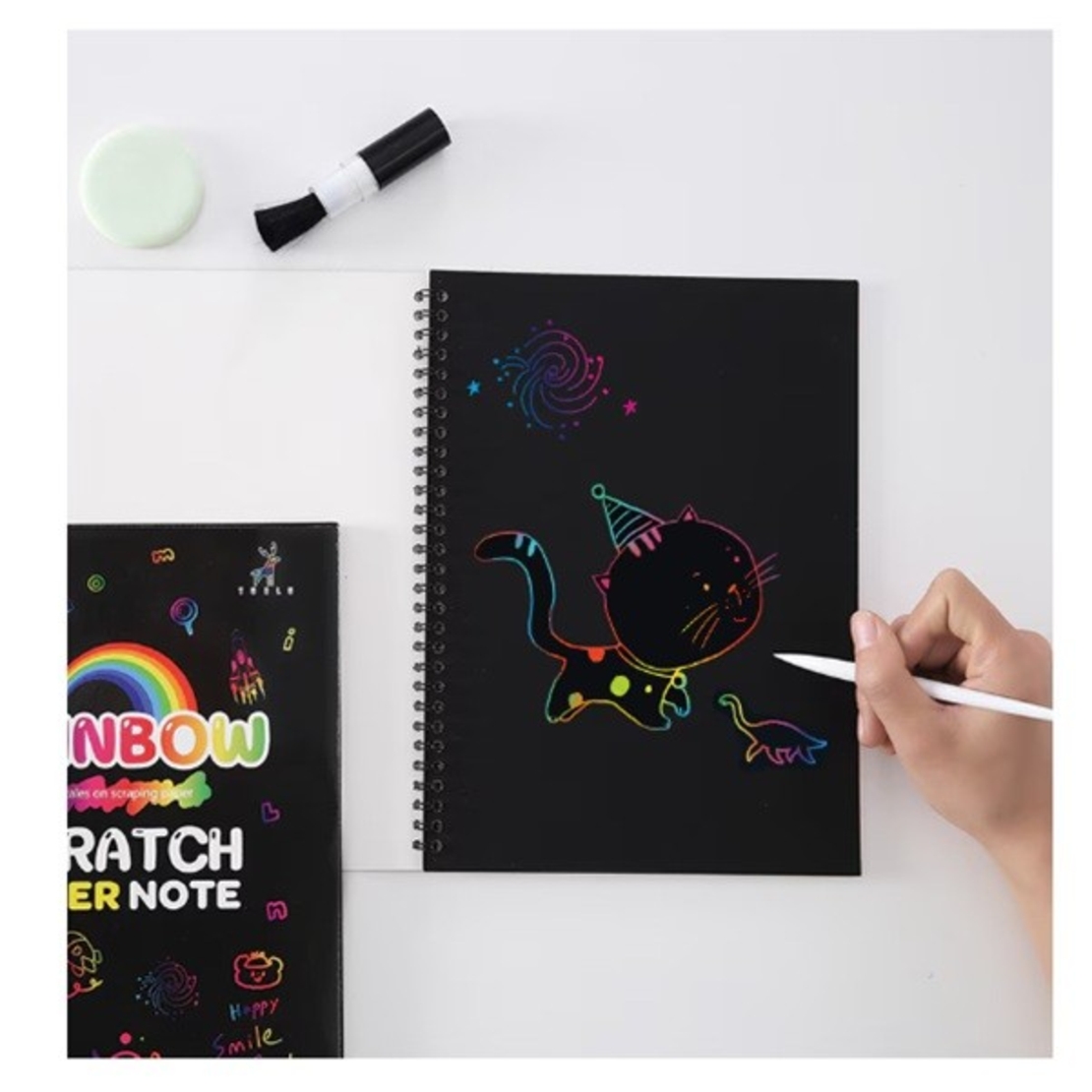 Caiet cu Foi de Hartie de Razuit, Flippy, cu Un Stilou din Bambus, pentru Desen, Curcubeu, 19 x 26 cm, Negru