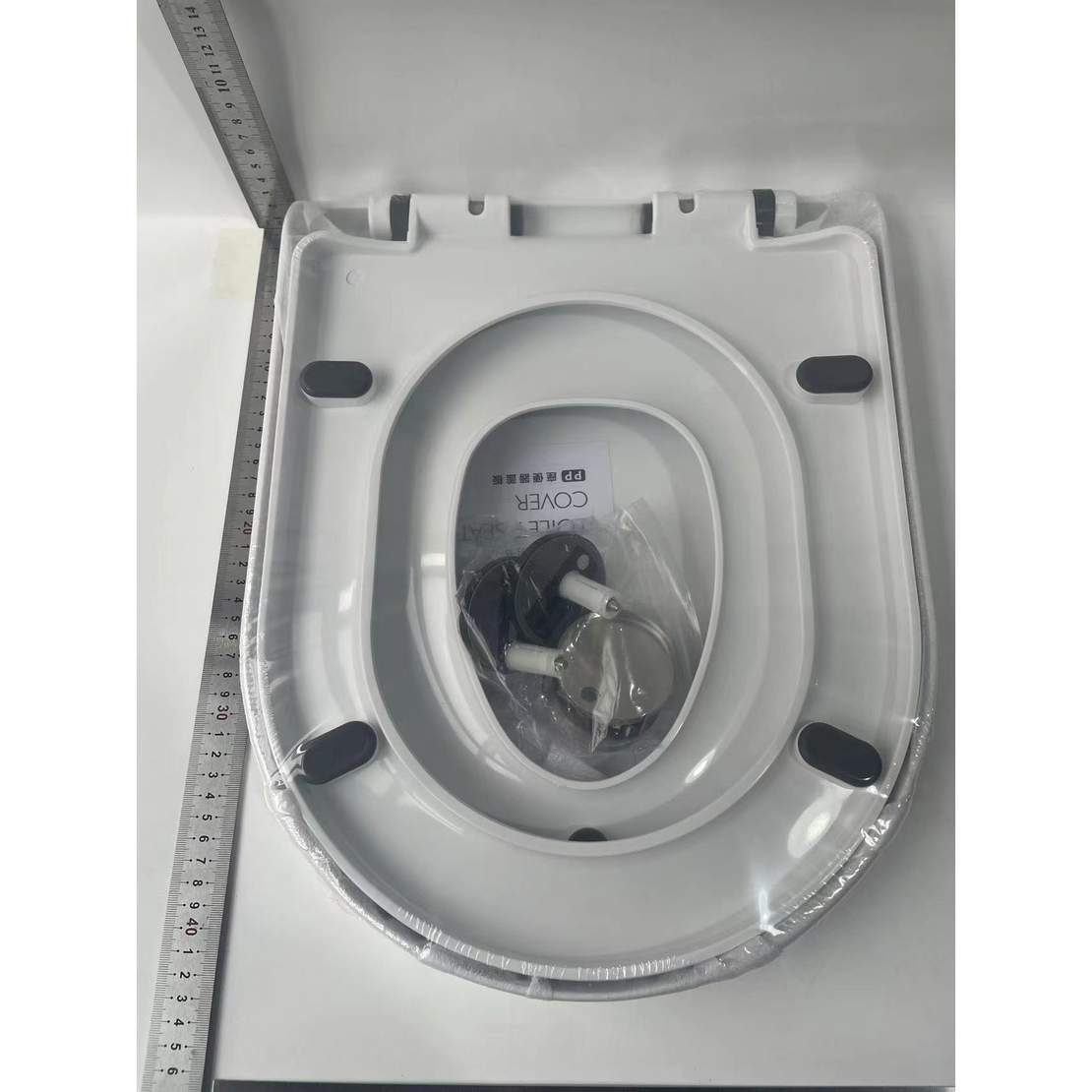 Capac de Toaleta cu Reductie 2 in 1, Flippy, pentru Copii si Adulti, Coborare Lenta si Silentioasa, Instalare Usoara, din PP5 , in Forma de U, Alb
