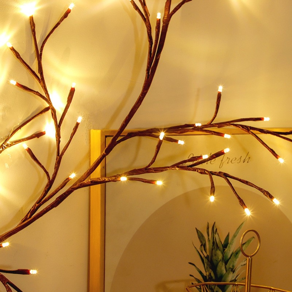 Instalatie Craciun tip Creanga Vafy, 144 LED-uri, Conectare USB, 8 Jocuri de Lumini, Telecomanda, 2.5 m, Prelungitor 2 m, 3V, Fir Negru, Alb Cald