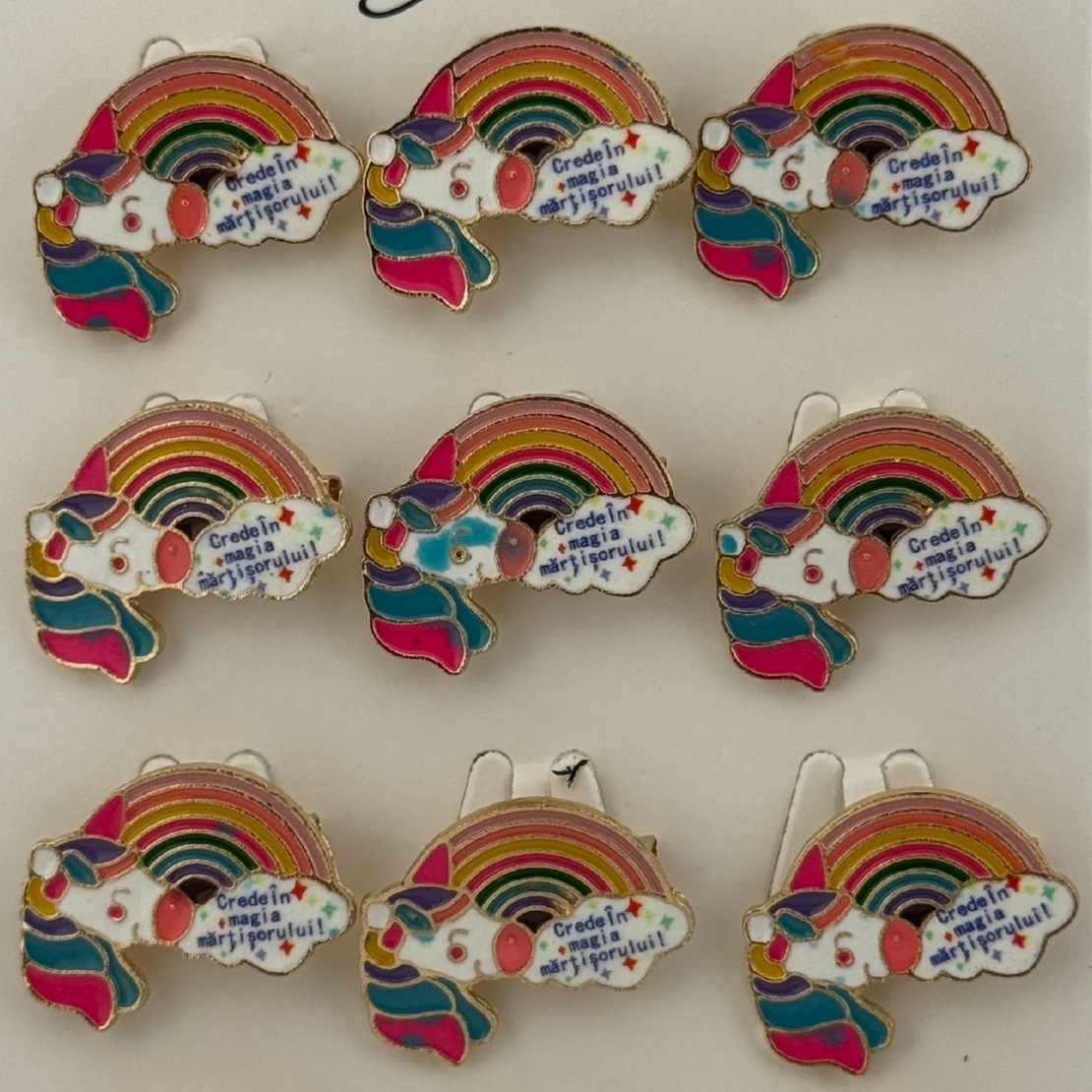 Set 12 Brose Martisor pentru Copii, Jolie, Model Unicorn Curcubeu, cu Mesaj Crede in Magia Martisorului, Multicolor