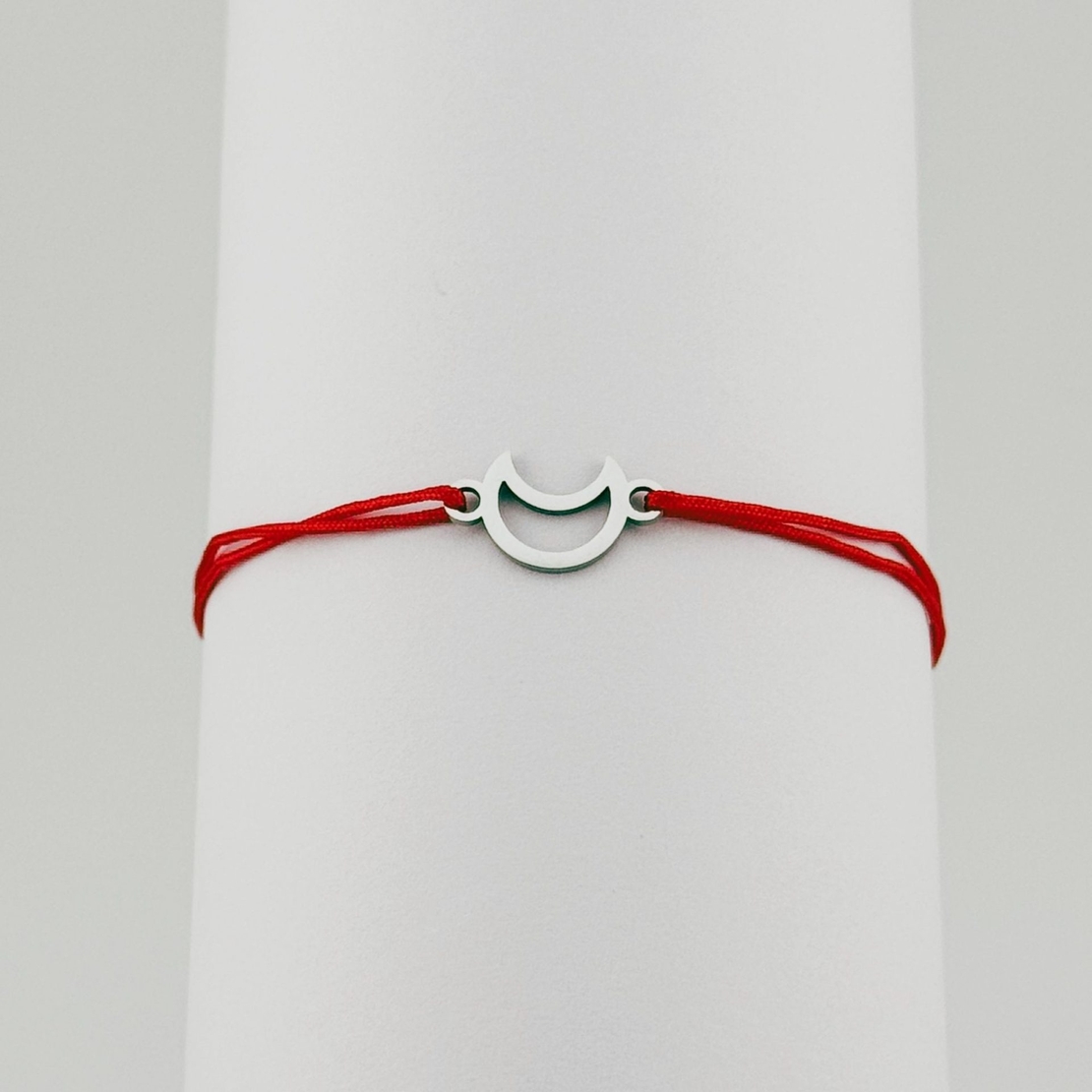 Bratara Martisor pentru Dama, Jolie, Model Semiluna, Set 12 bucati, Pandativ Argintiu din Inox cu Snur Rosu Ajustabil