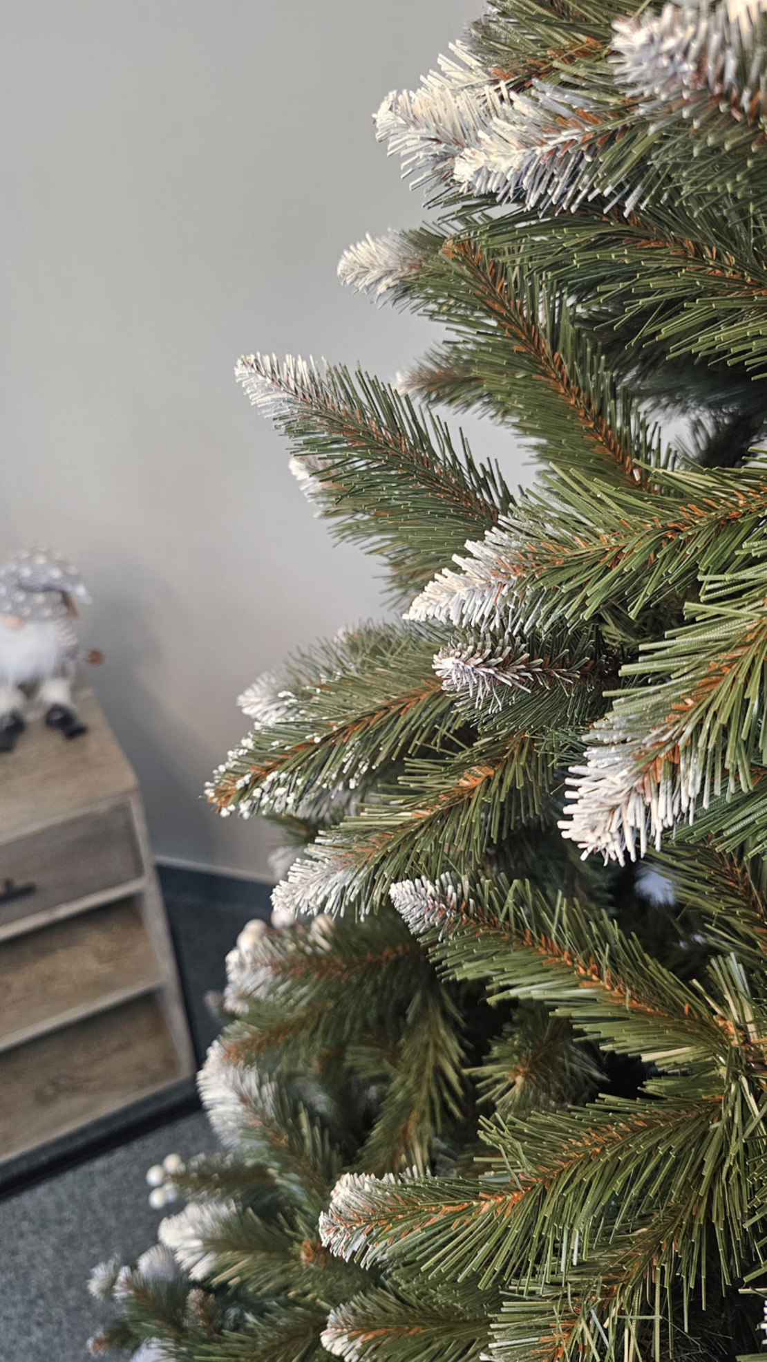 Brad artificial Christmas Deluxe by Sersimo, WhiteBerry, 2D, 220cm