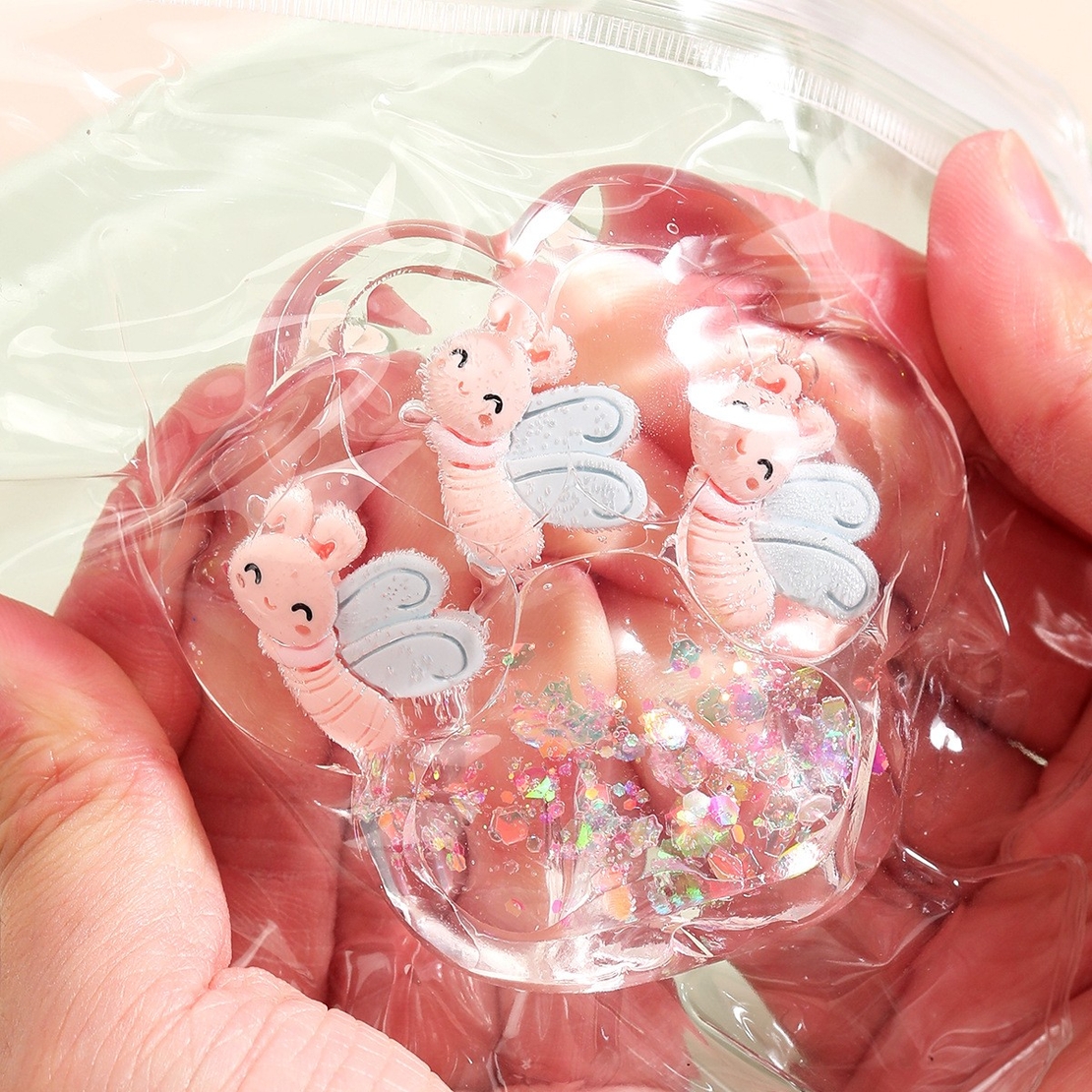Jucarie Antistres Squishy, Flippy, cu Revenire Lenta, Squeeze Pinch Family, Model Cat Paw, 6.5 x 7 cm, din Tpr, 4-6 Ani, Model 7 Insecte, Transparent