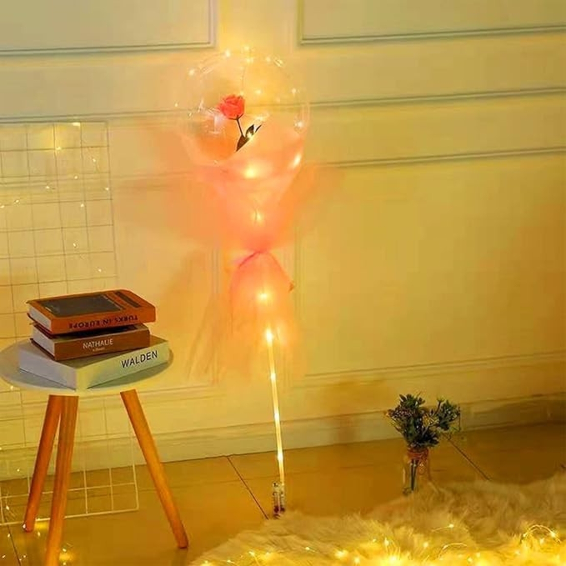 Buchet Decorativ, Flippy, Trandafir in Balon cu Lumini Led, Diametru 35 cm, 2 x Baterii AA (neincluse), Sampanie
