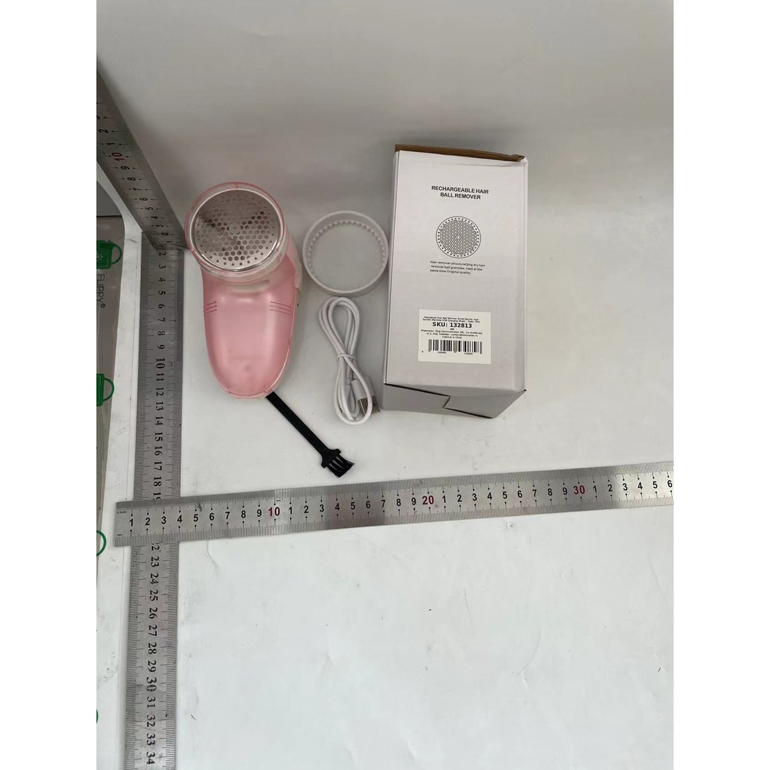 Aparat Pentru Curatat Scame, Par Si Praf, Vafy, Pentru Diferite Tipuri De Material, Cu Lame Din Otel Inoxidabil, Incarcare Prin USB Type-C, Cu Perie De Curatare si Cablu USB Incluse, 13x7 cm, Roz