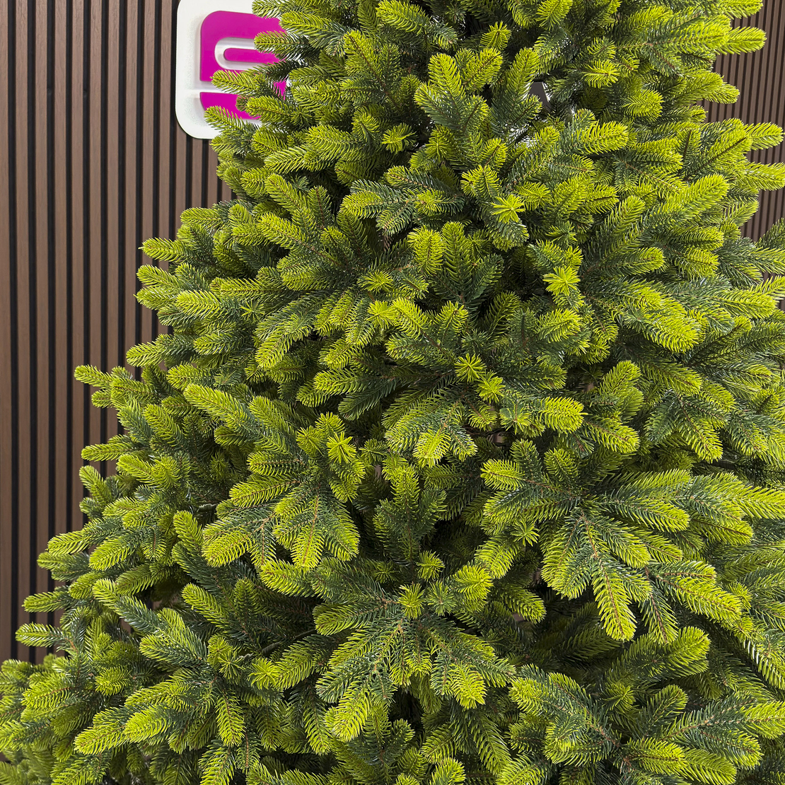 Brad artificial Christmas Deluxe by Sersimo, Polar Spring Select, integral 3D, 230 cm