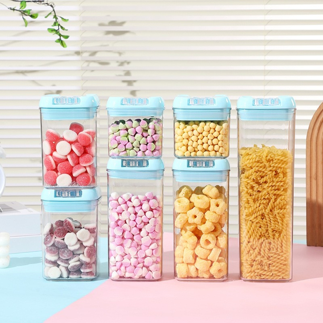Cutie de Depozitare Alimente, Flippy, 1.2L, Capac Albastru, din PP+PET, Inchidere Ermetica, 10 x 10 x 20.5 cm, Transparent