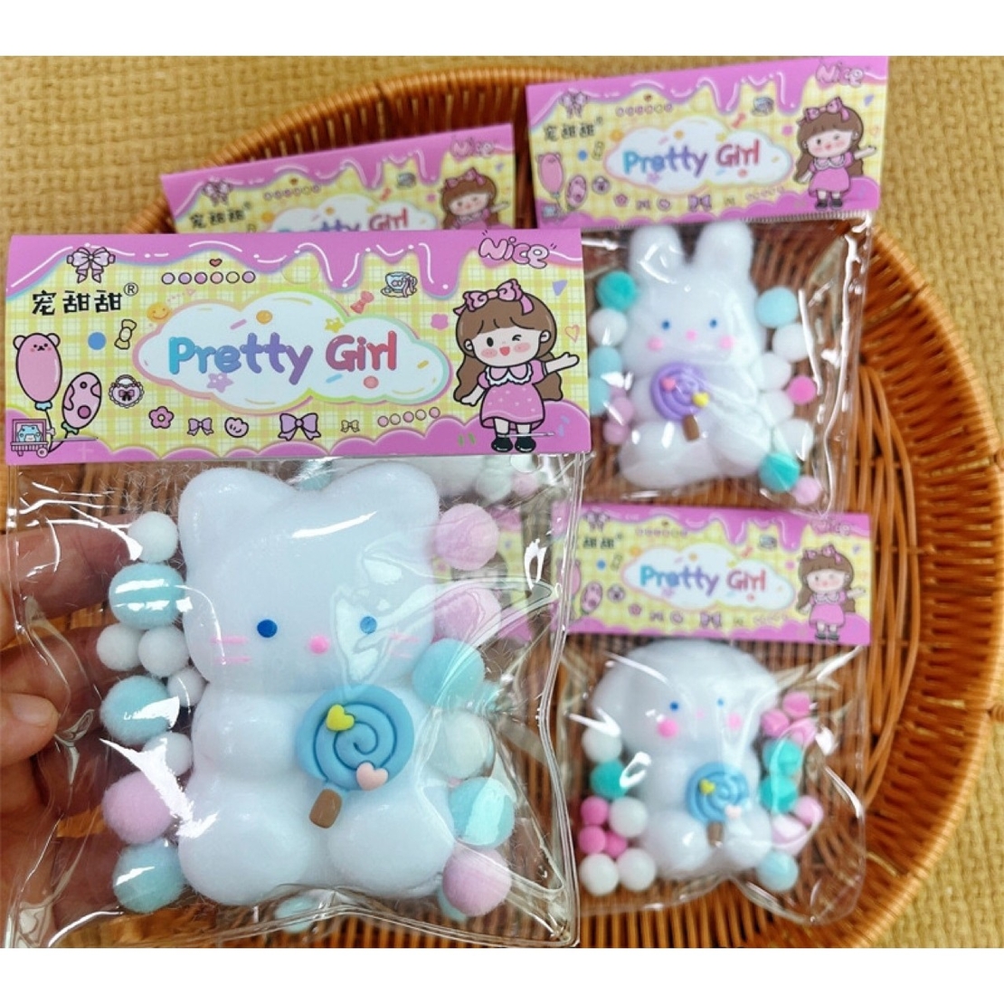 Jucarie Antistres Squishy, Flippy, cu Revenire Lenta, Squeeze Pretty Girl, Model Animalut, Ambalaj Transparent, Alb