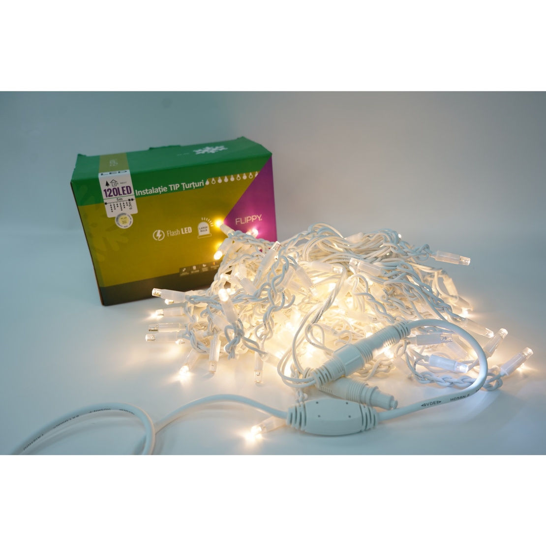 Instalatie de Craciun Vafy® Tip Franjuri cu Flash, IP65, Sectiune 5 m, 120 LED-uri, Interconectabila, Fir Alb, Alb Cald