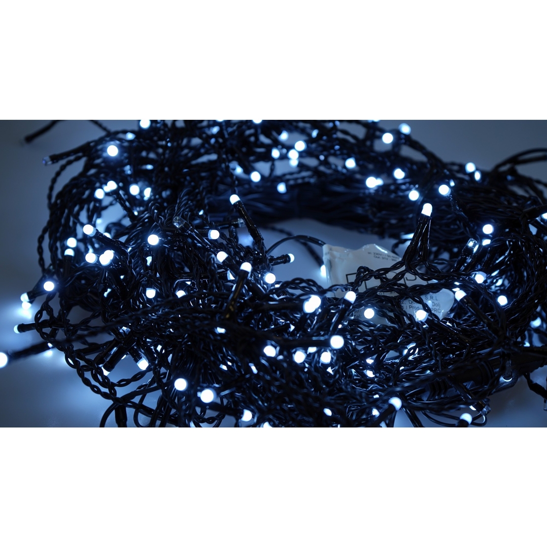 Instalatie Craciun Profesionala de Exterior IP65, 155 m, 3720 Led-uri Mari ,Franjuri, Alb rece, Flash, Alimentator, Interconectabila, Prelungitor 6.5 m inclus, Fir Negru Cauciucat, 220v, Vafy
