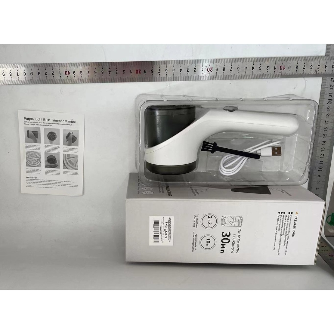 Aparat Scame si Par Haine, Vafy, Electric, USB inclus, Periuta Curatare, pentru Diferite Tesaturi, 3 Trepte, 20.5 x 8.8 x 7 cm, Alb