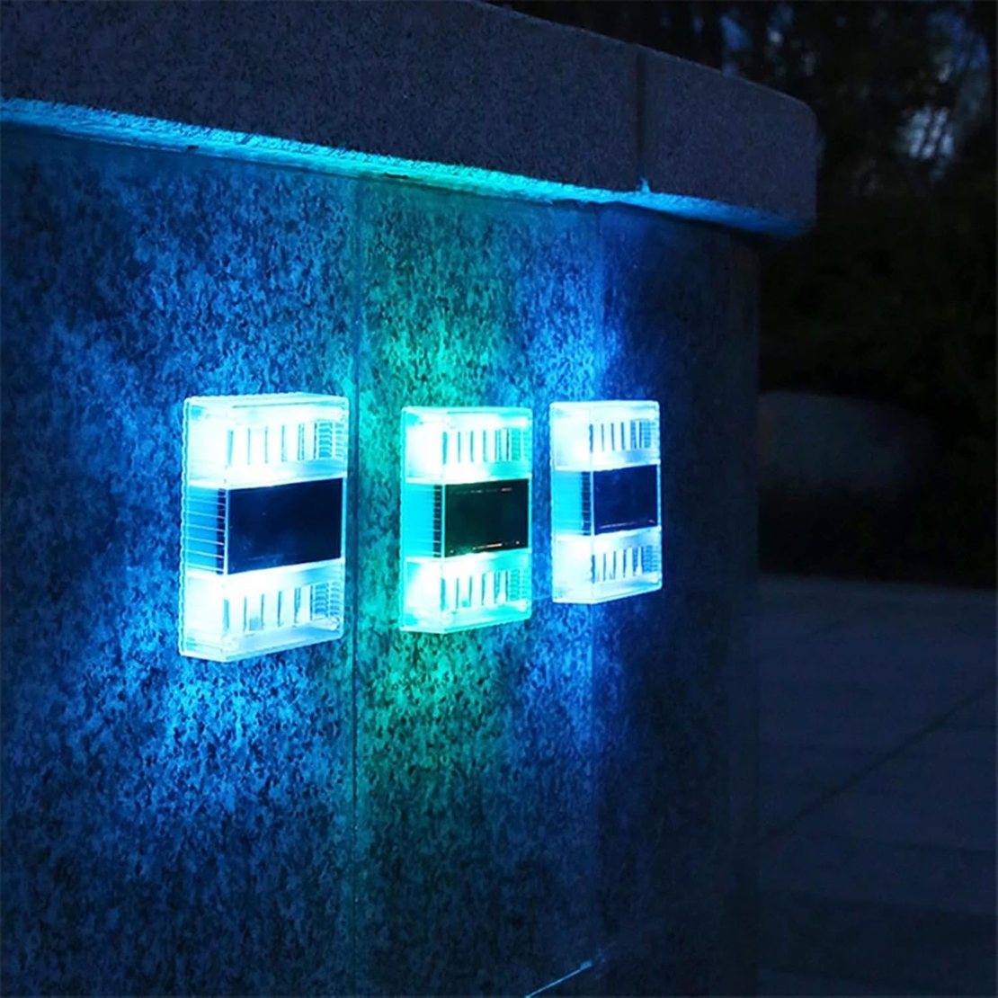 Aplica solara LED pentru Gradina, Flippy, Set 4 Bucati, ABS/Policarbonat, Rezistenta la apa IP65, pentru perete, 1.2V, 600mah, 10x2.5x7 cm, Lumina Alb calda, Transparenta