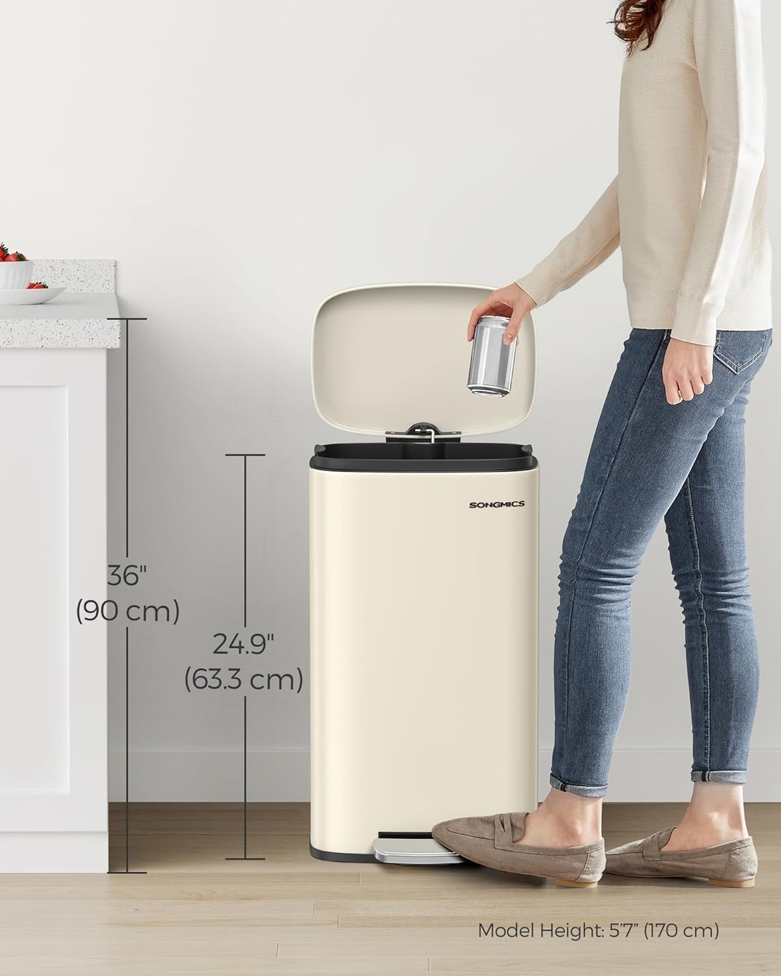 SONGMICS Cos de gunoi din otel cu pedala, galeata interioara plastic, capac inchidere lenta, 30L, 35x30x63cm, bej