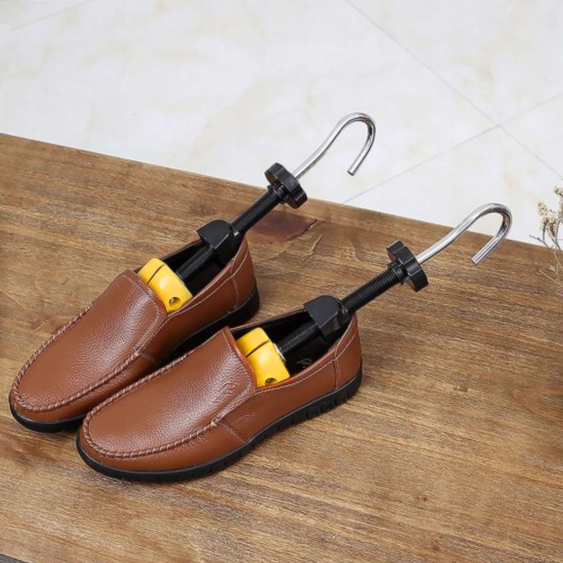 Set 2 sanuri pentru largit si alungit pantofi, din plastic, marime 36-38, galben