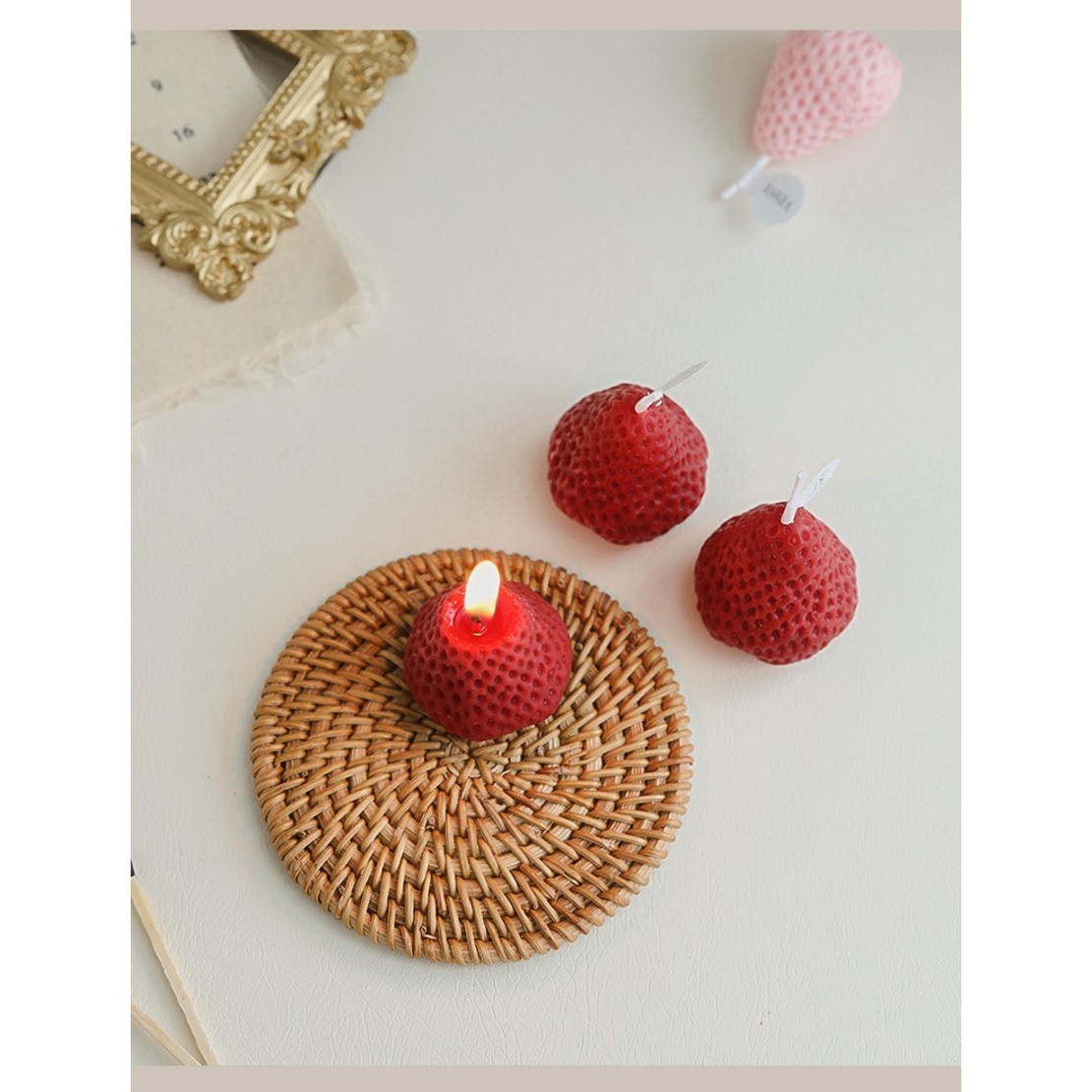 Set 4 Lumanari Parfumate, Flippy, Model Capsunici, Ardere 30 min, 52g, 6.3 x 6.3 x 3.8 cm, Rosu