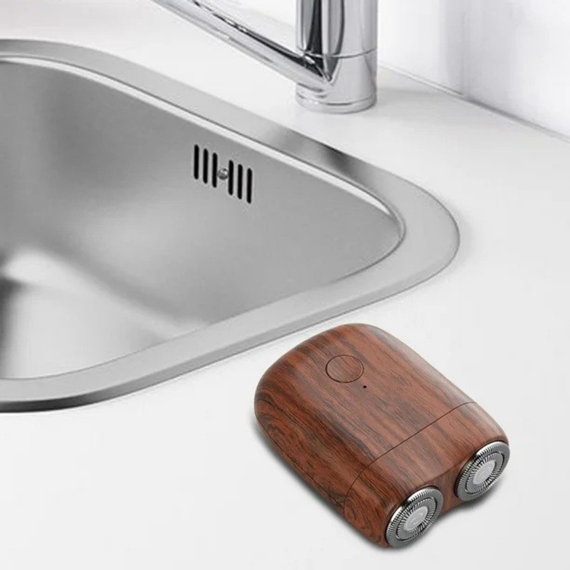 Mini Aparat de Ras Electric, Vafy, din ABS cu Fibra de Carbon, Portabil, Cap Rotativ Detasabil cu 2 Lame de Otel, Rezistent la Apa, Incarcare Type-C, Autonomie 45 min, Maro