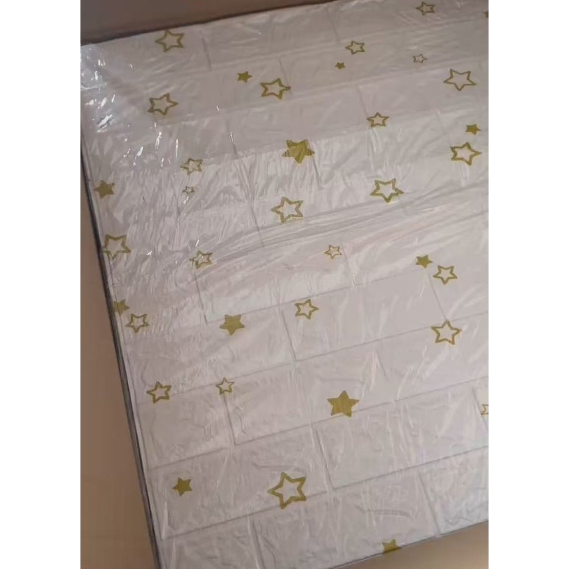 Set 10 Placi de Tapet, Vafy, Autoadezive, 70 x 77 cm, Suprafata Acoperita 5.3 mp, din PVC, Model Stelute Aurii, Alb