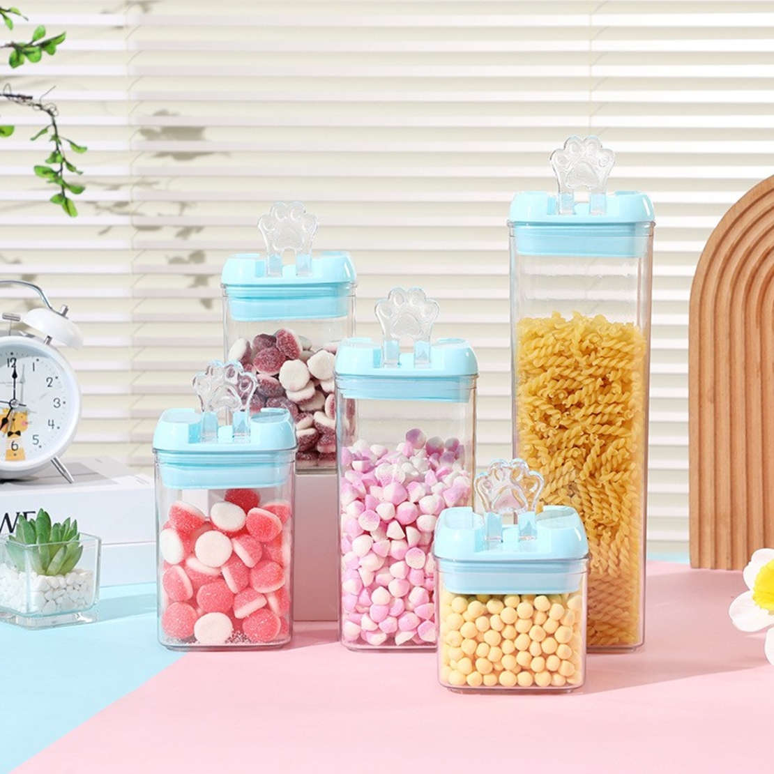 Set 7 Cutii de Depozitare Alimente, Flippy, 2 x 500ml, 2 x 800ml, 2 x 1200ml, 1 x 1900 ml, Capac Albastru, din PP+PET, Inchidere Ermetica, Transparent