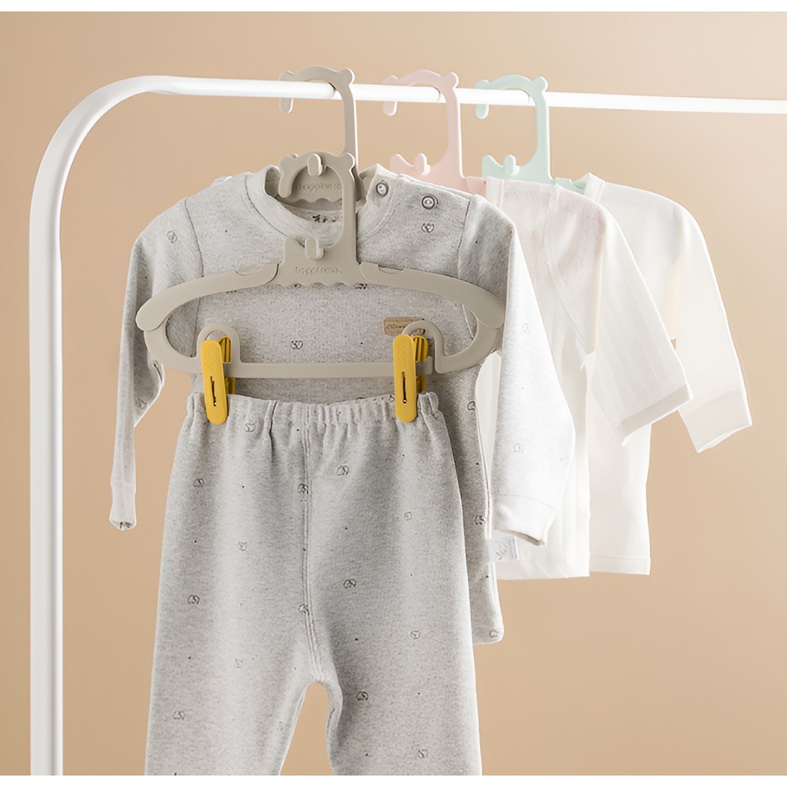 Set 10 de Cleme pentru Haine, Flippy, de Prindere pentru Pantaloni, Atasabile la Umerase, 1.6x2.3x6.35 cm, Galben