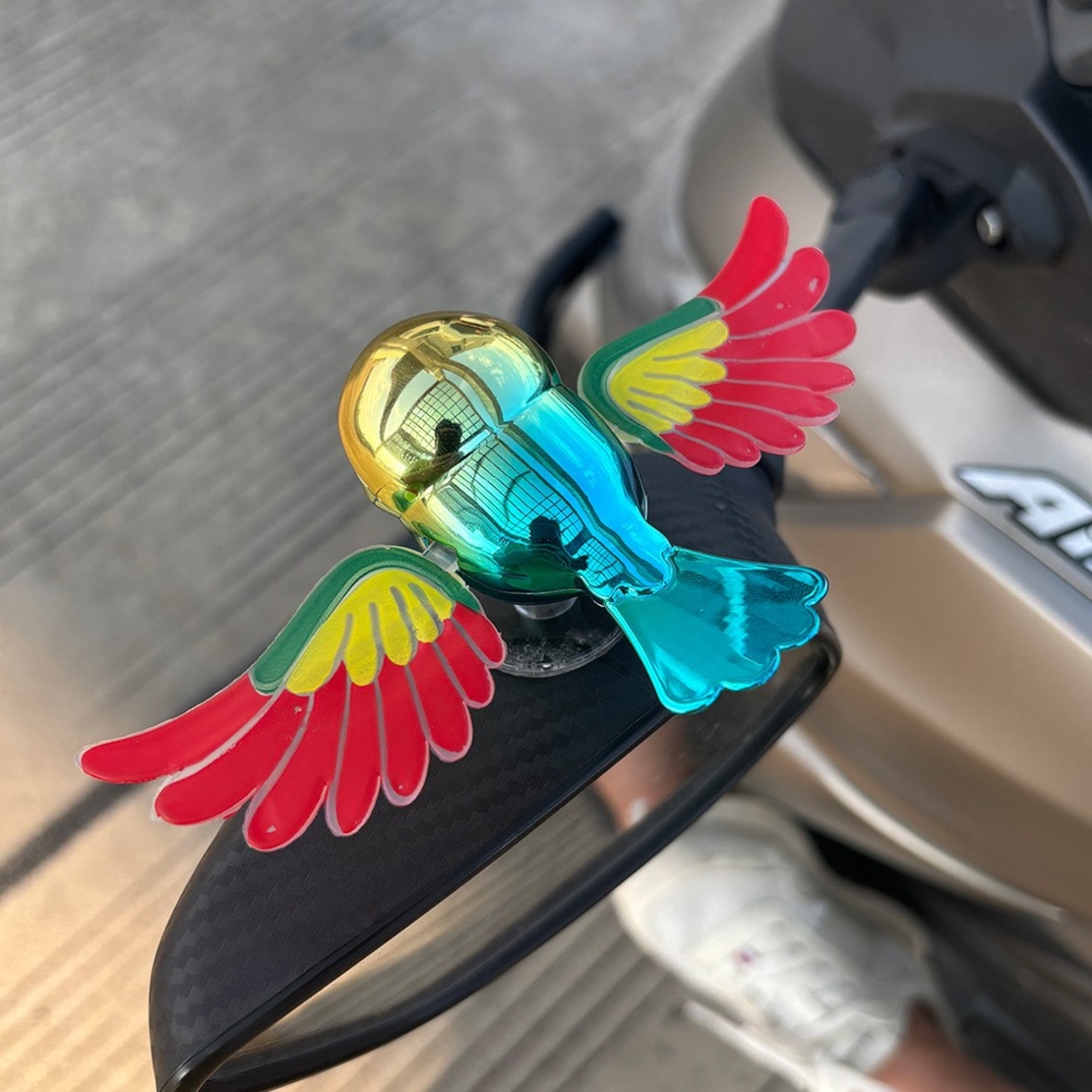 Ornament Decorativ Auto, Flippy, Model Pasare Zburatoare pentru Moto/Auto, din plastic Rezistent, 14.5 x 8 x 5 cm, Verde/Multicolor