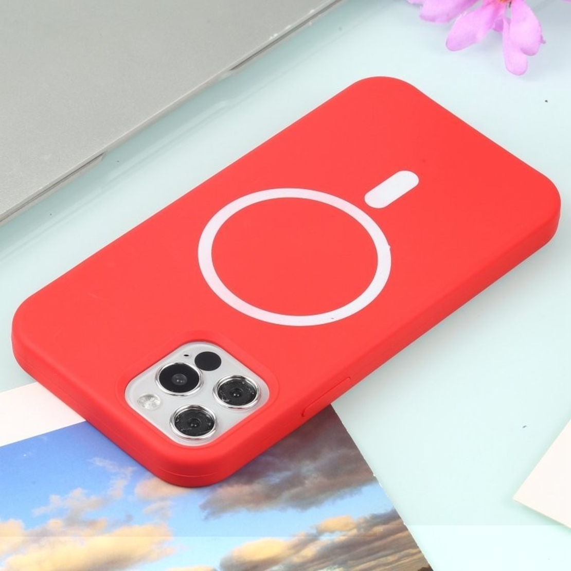 Husa MagSafe liquid large hole magnetic shell pentru Apple iPhone 14 Pro, Full Cover, Liquid Silicone, Magnetica, Incarcare Wireless, Vafy, Rosu