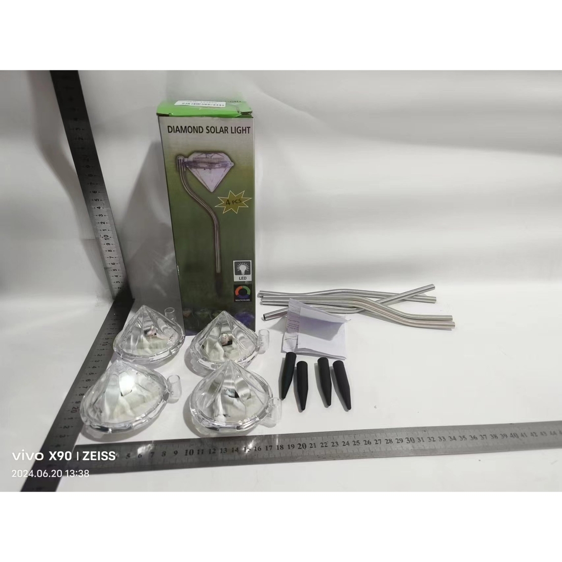 Lampa solara LED pentru Gradina, Flippy, Set 4 Bucati, Tip Diamant, Inaltime 30 x 9 cm, 2V, ABS, 600mAh, Lumina Alb Rece, Argintiu