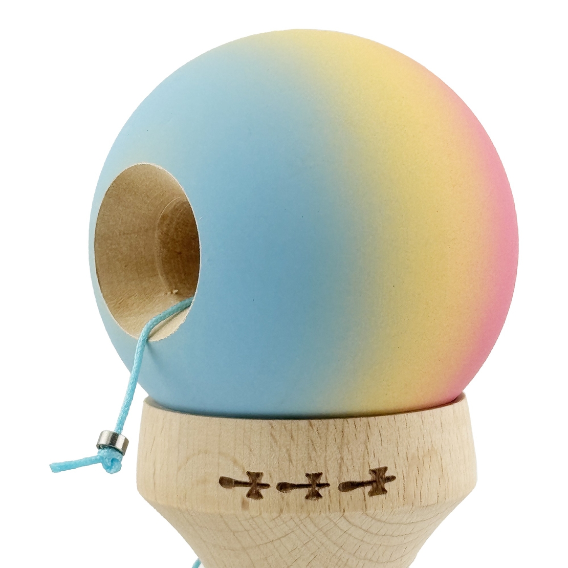 Kendama X Originala, Profesionala, Flippy, Cupe Mari KING SIZE V3, Rubber Grip, Gaura in Baza, Rulment Metalic, din lemn 18 cm, Ata 62/65 cm, Gradient Roz/Galben/Albastru deschis