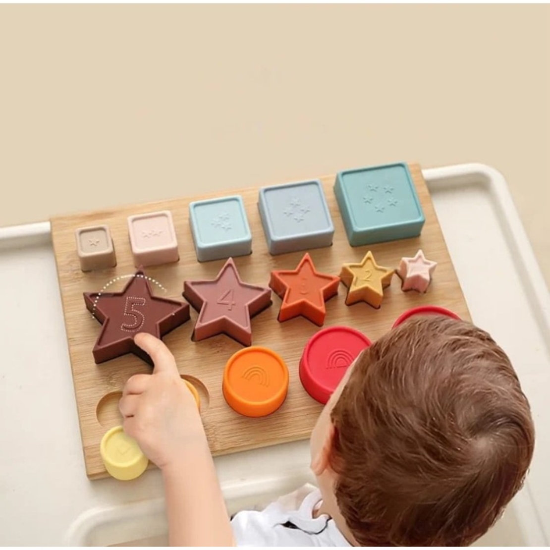 Jucarie Educativa, Flippy, +12 Luni, Tip Montessori, din Lemn si Silicon, Forme Geometrice Stivuibile, 15 Piese, 27 x 19 cm, Multicolor
