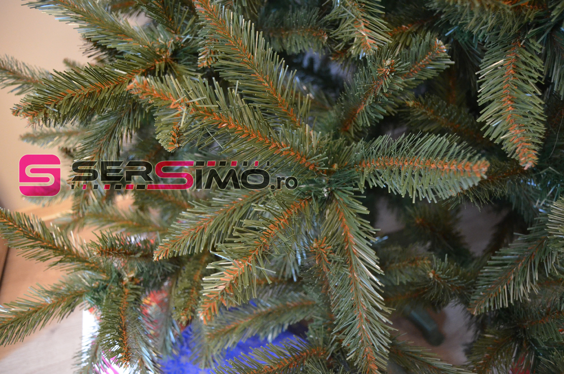 Brad artificial Christmas Deluxe by Sersimo, Royal, 220cm