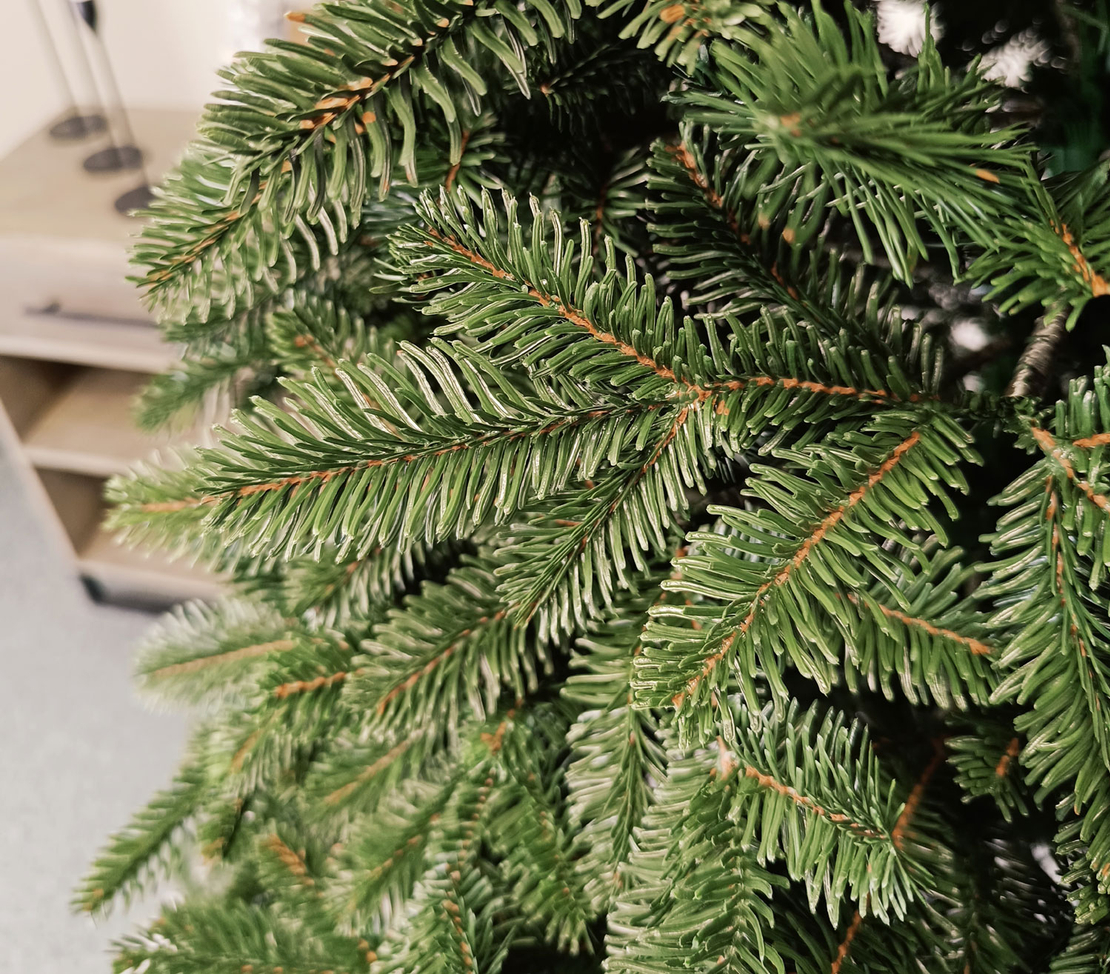 Brad artificial Christmas Deluxe by Sersimo, Canada verde, 3D, 180cm