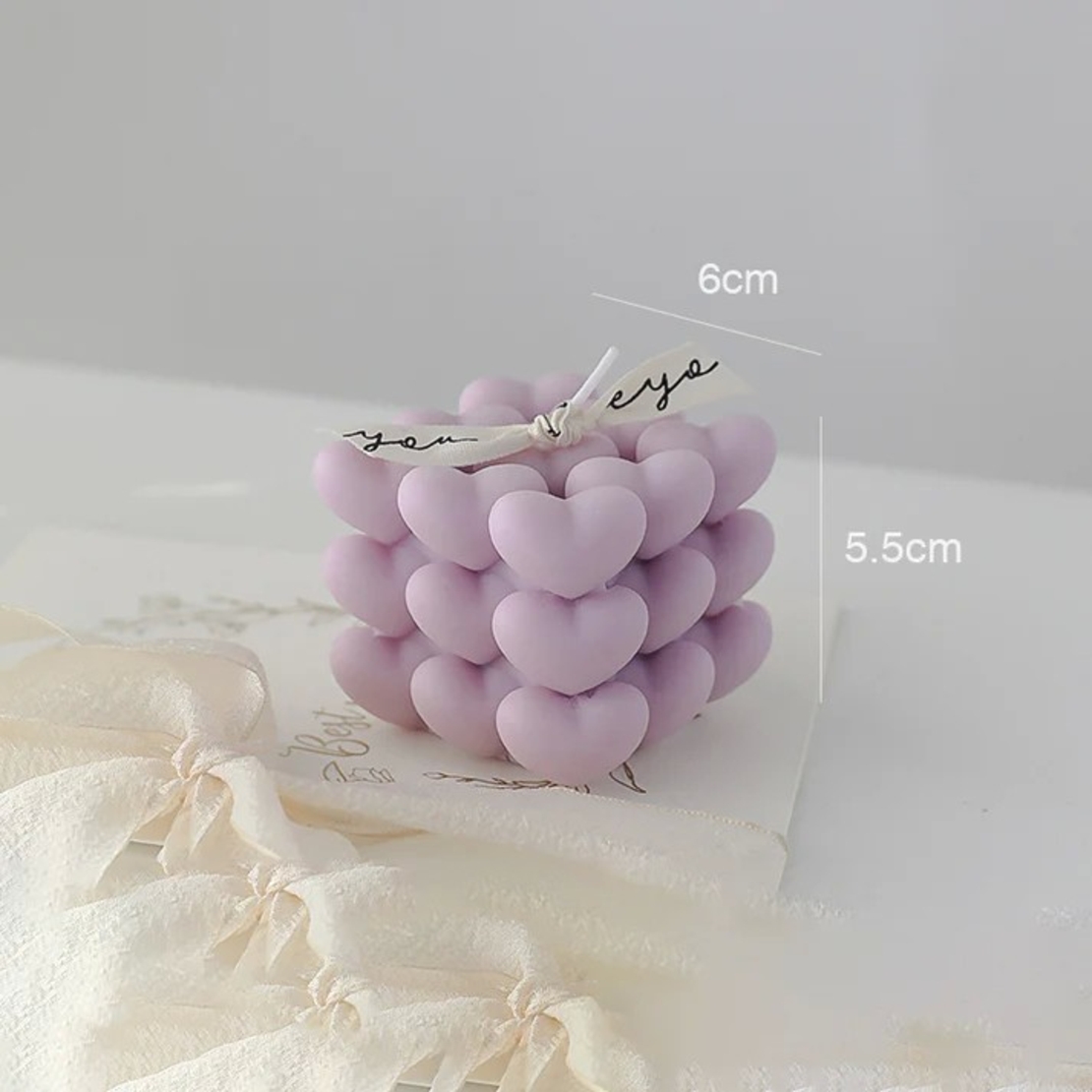 Lumanare Parfumata Decorativa, Flippy, Model Abstract Cub din Inimioare, Lumanare pentru Diferite Ocazii, 6 x 5.5 cm, Aroma de Lavanda, Mov