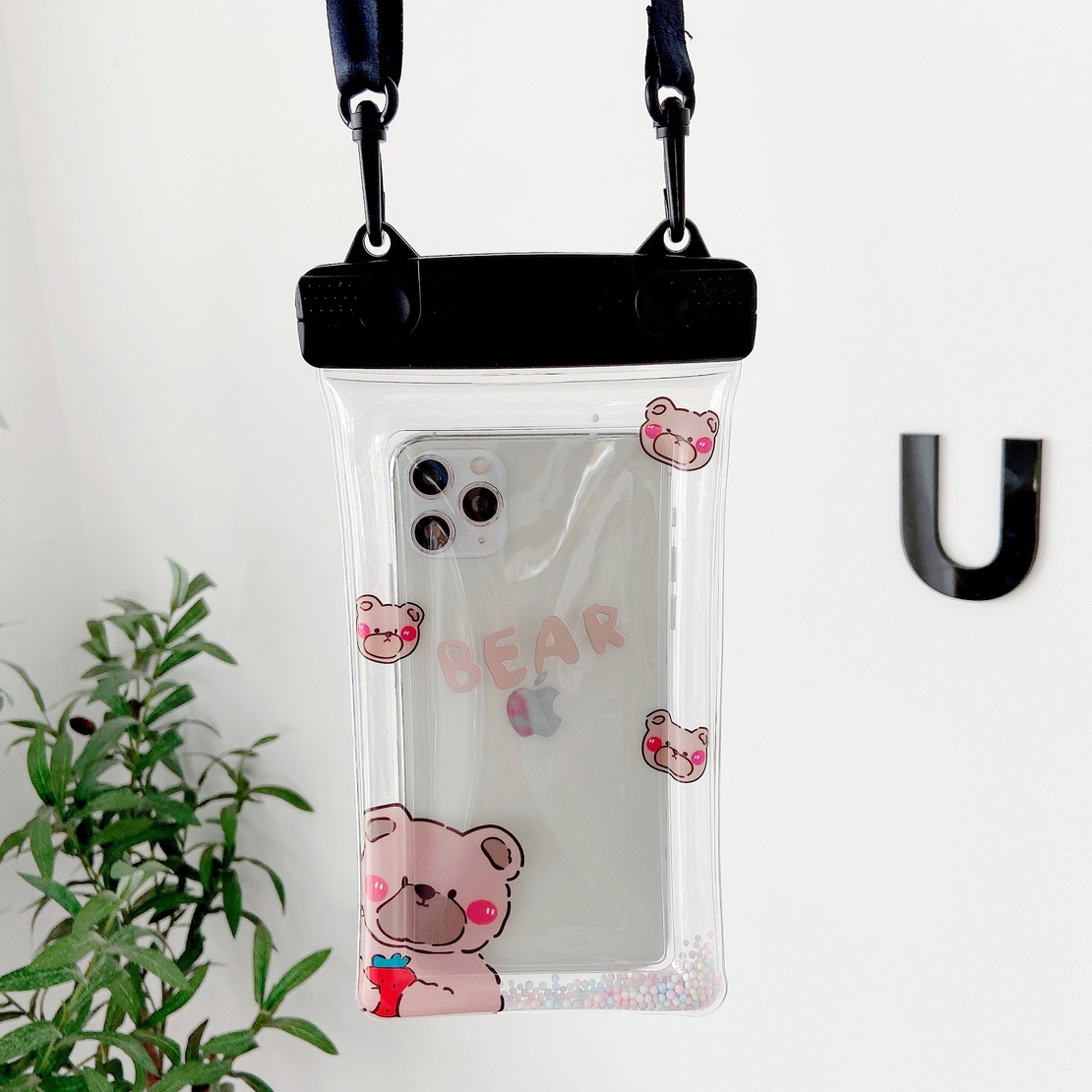 Husa subacvatica Fruity Waterproof Flippy, Snowproof, Universala, Impermeabila, cu Snur, pentru telefon sau documente, Berry Bear, Negru
