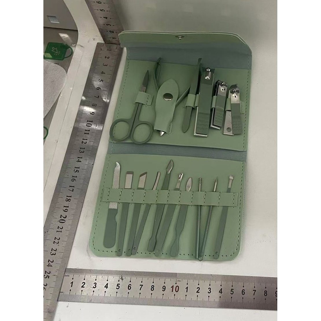 Set 16 Piese de Ingrijire Cosmetica, Flippy, pentru Manichiura, Pedichiura, Fata, Geanta Organizatoare din Piele Ecologica Inclusa, Verde