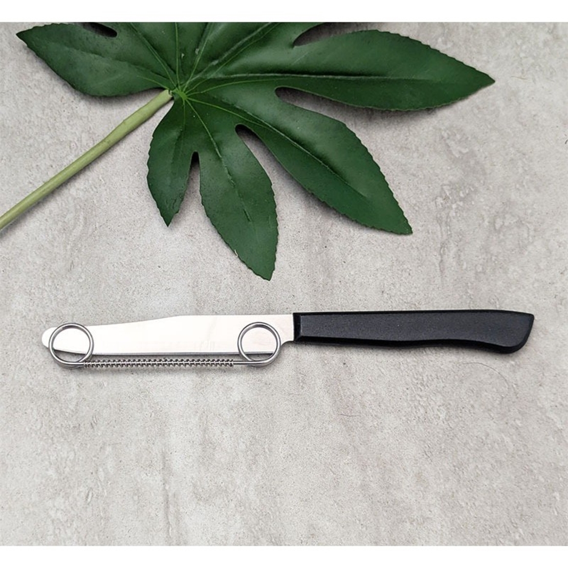 Cutit 2in1, Vafy, Feliere/Curatare, Grosime Feliere Reglabila, 22 cm, din Otel Inoxidabil, Negru