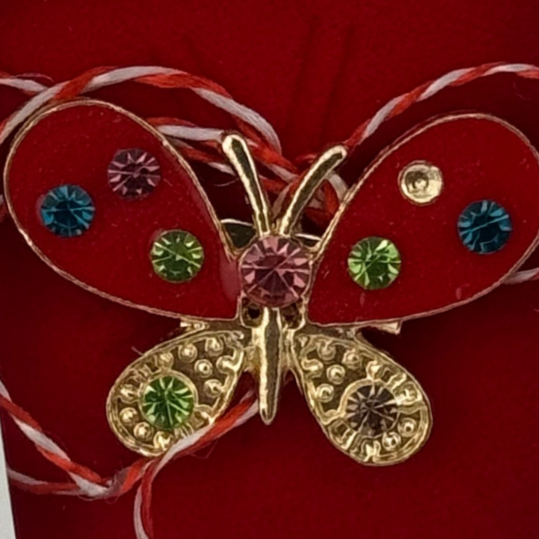 Martisor Brosa Mica in Cutie, Jolie, Dimensiune Brosa 2.5-3cm, Material Metal, Model Fluture Rosu
