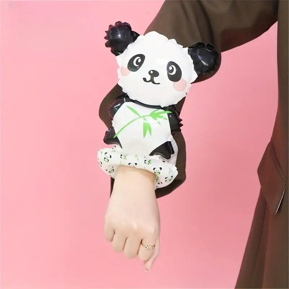 Balon din Folie Metalizata, Vafy, Figurine Animalute, Tip Bratara, Model Panda, 13 x 35 cm, Ambalaj Individual, Pai Inclus, Umflare cu Aer sau Heliu, Alb/Negru