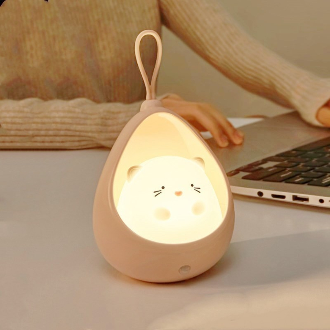 Lampa de Veghe, Flippy, Portabila, cu 2 Moduri de Functionare, Silicon Non-Toxic, Reincarcabila USB, Senzor Miscare, Model Pisica, Alb