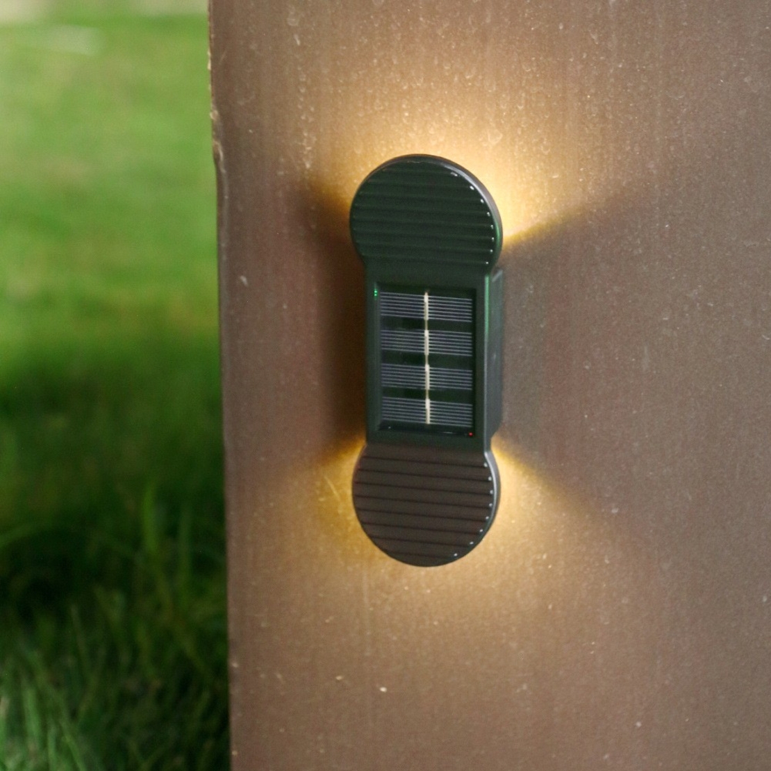 Aplica solara LED, Flippy, Set 4 Bucati, ABS/Policarbonat, rezistenta la apa IP65, 2 LED-uri SMD, pentru perete, scari, 1.2V, 600mah, 16 x 5.9 x 3.3 cm, Lumina Alb calda, Negru