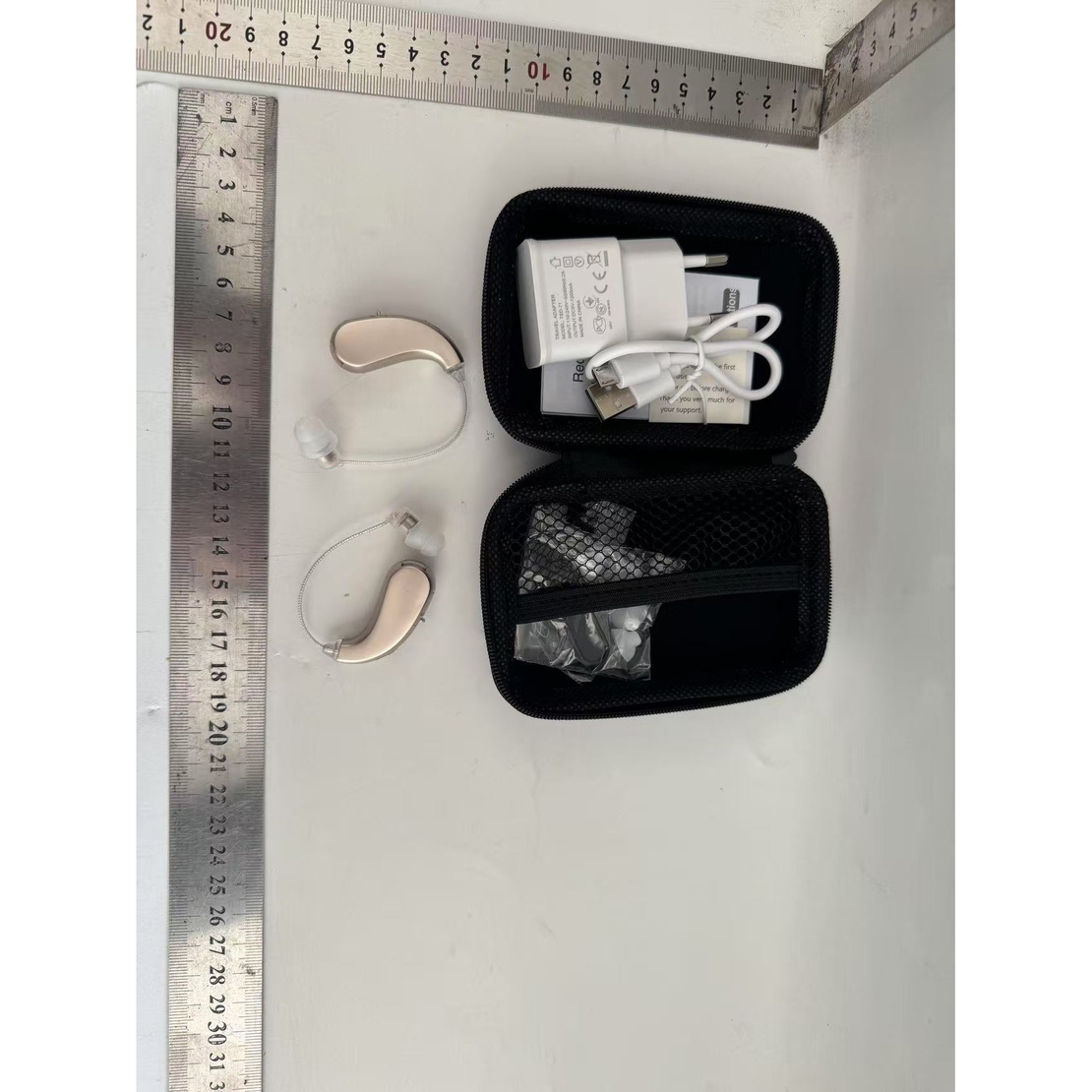 Aparat auditiv retroauricular BTE Reincarcabil, Flippy, Set 2 bucati Stinga Dreapta, Standard European, Aparat auditiv Cu incarcator, Aparat pentru Auz, 12 x 8.5 x 4 cm, 89 g, Auriu